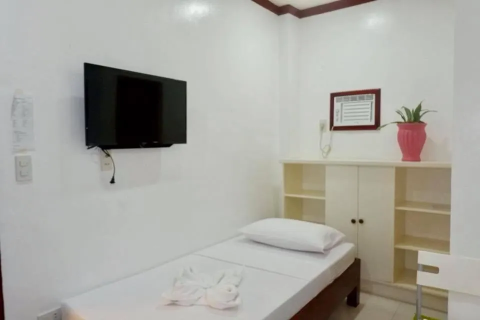 Bed in Endless Summer Hotel Baler