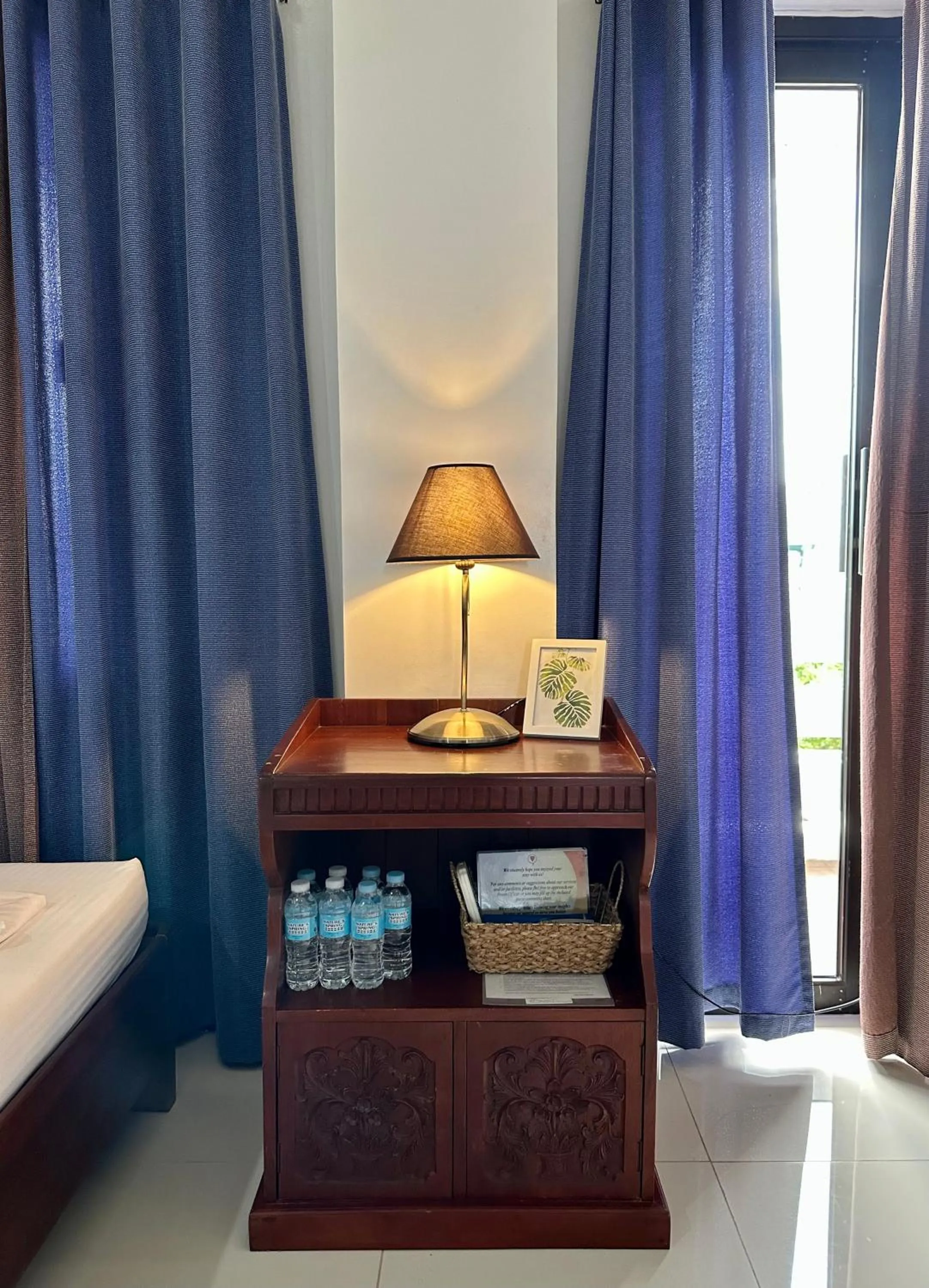 Endless Summer Hotel Baler