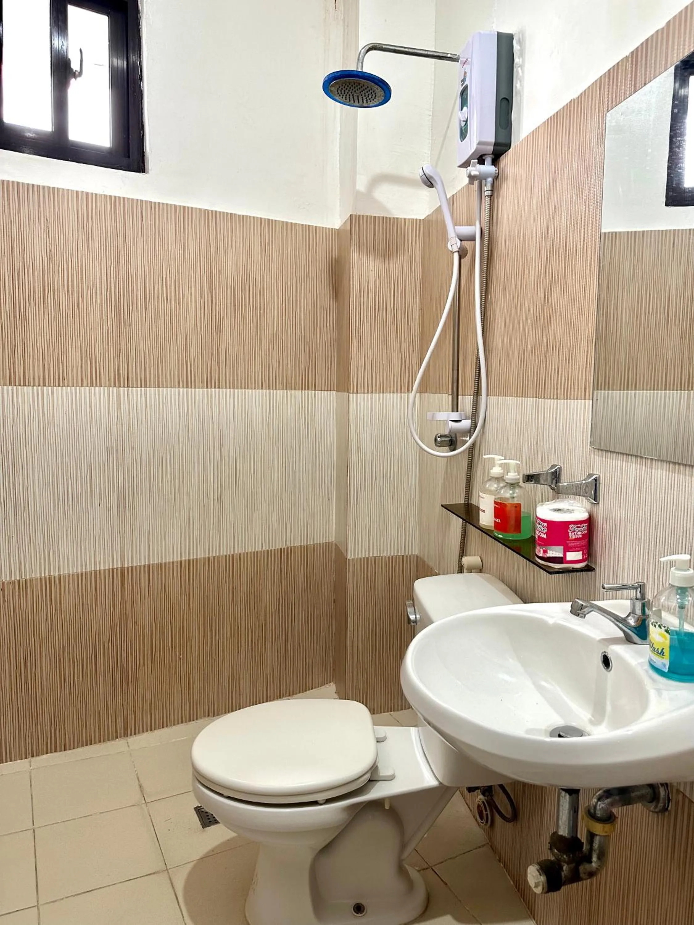 Endless Summer Hotel Baler