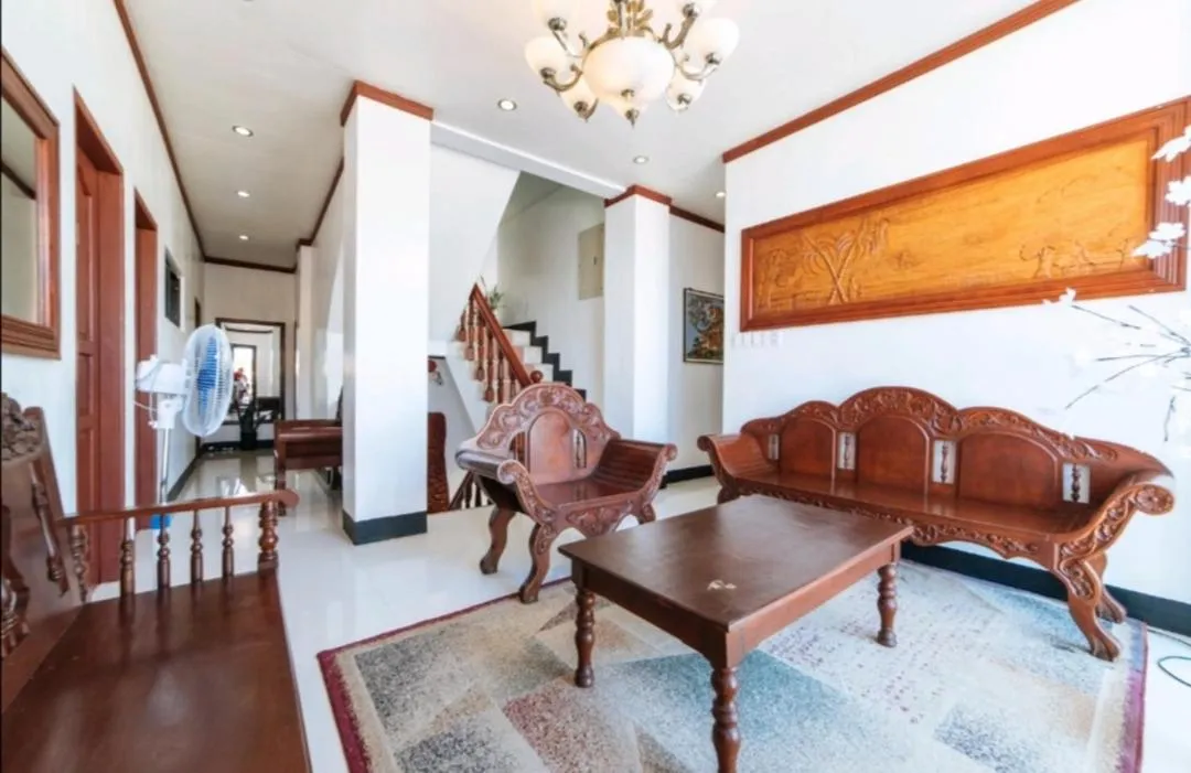 Living room in Endless Summer Hotel Baler