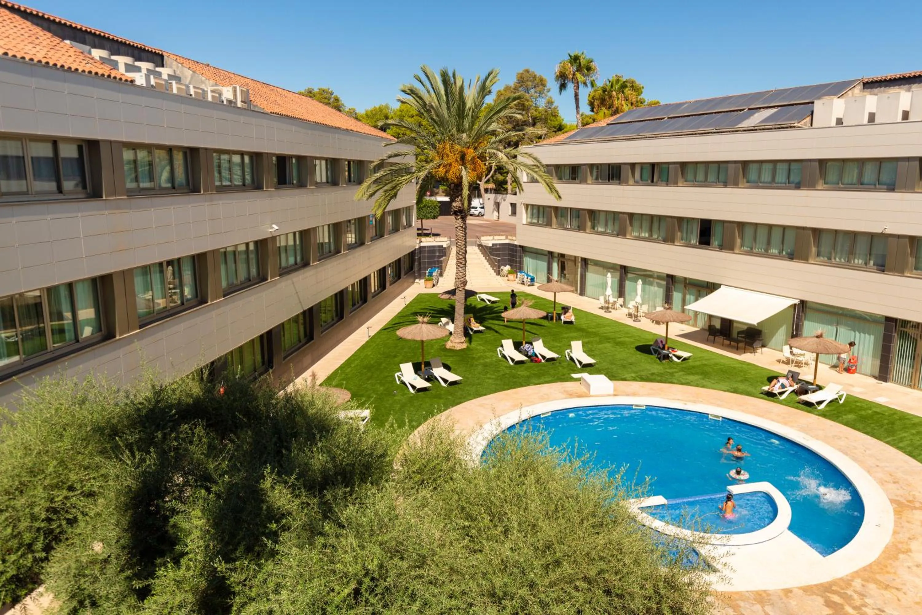 Swimming pool in Daniya Alicante
