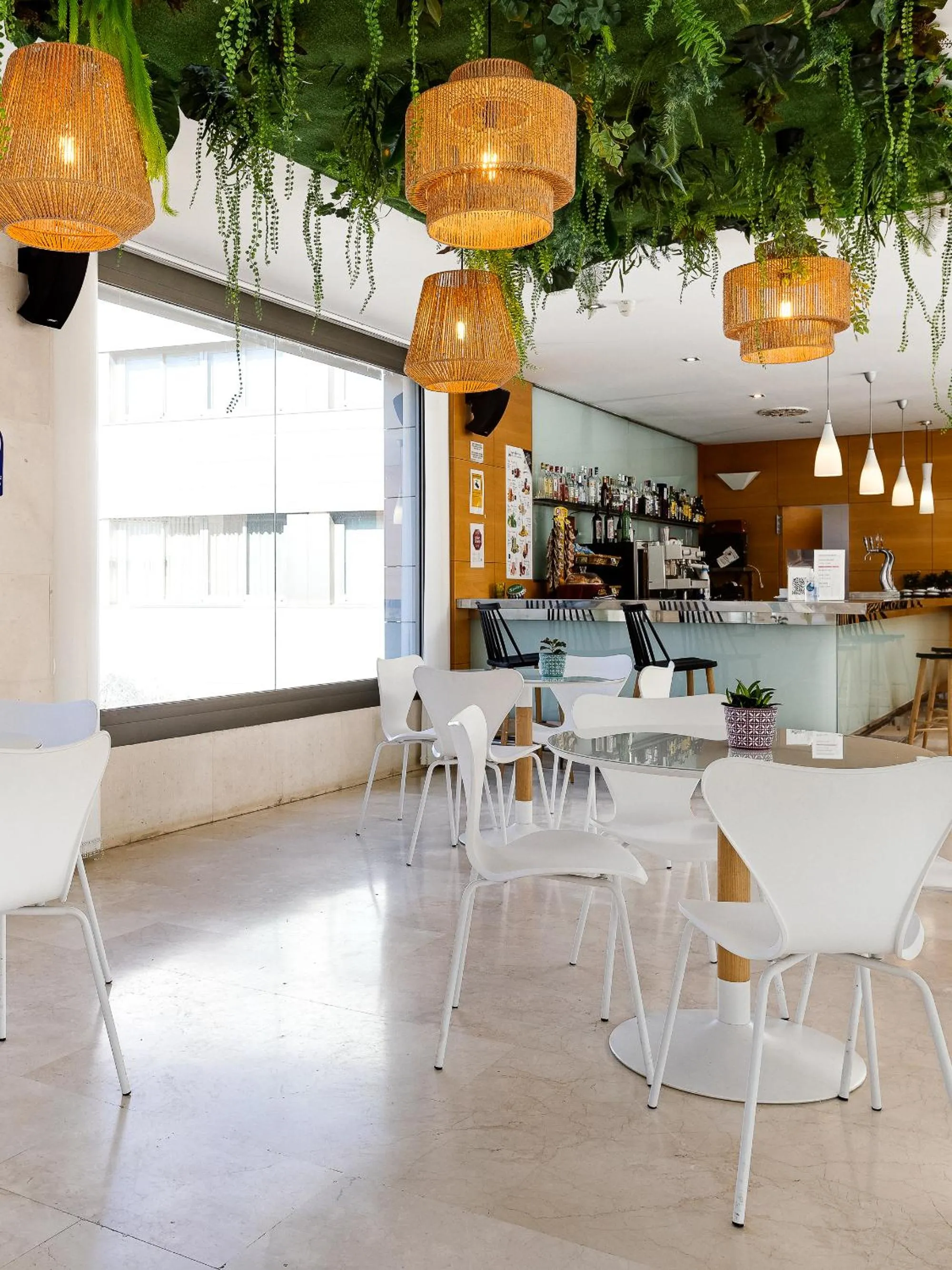 Restaurant/places to eat in Daniya Alicante
