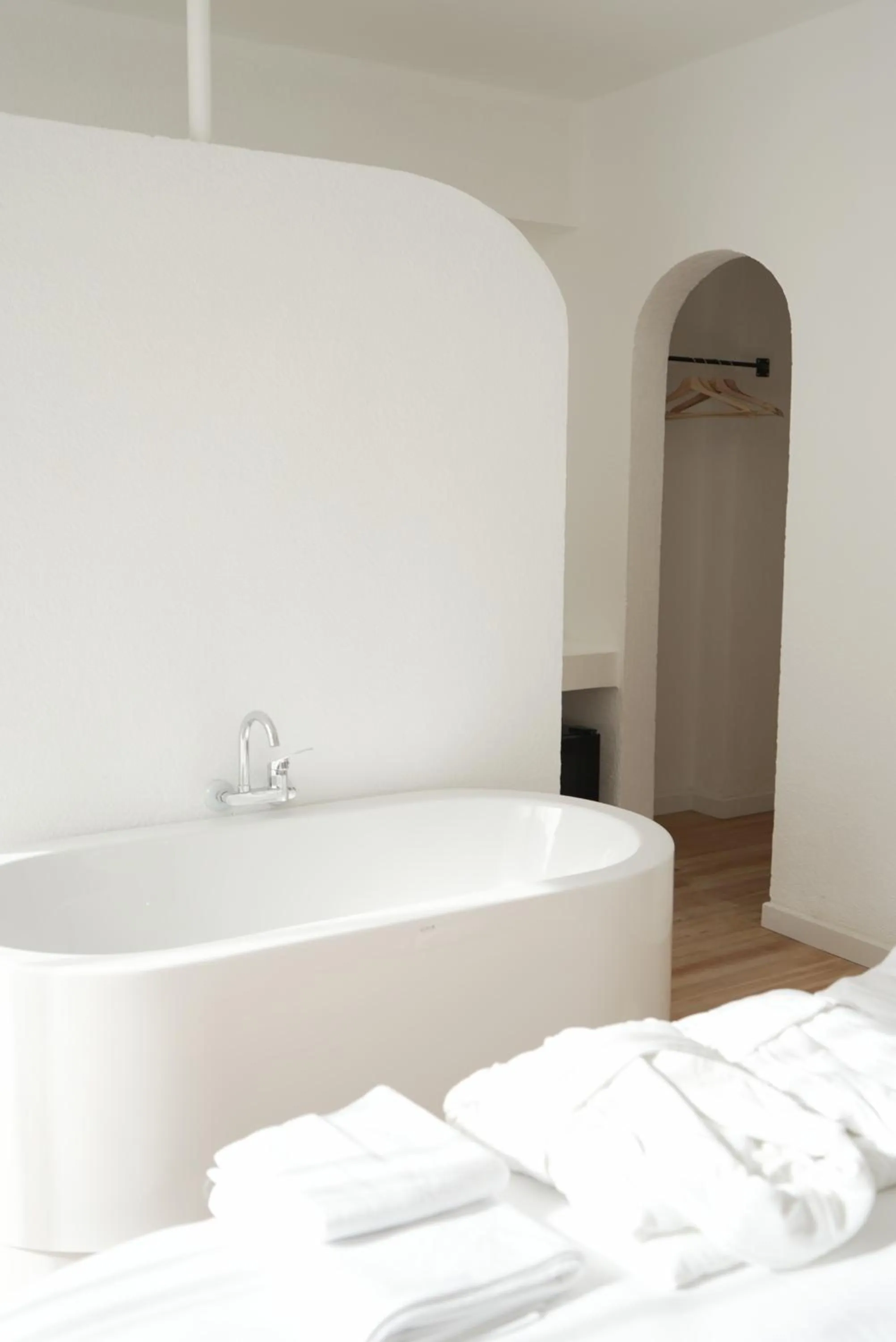 Bathroom, Bed in Perle House