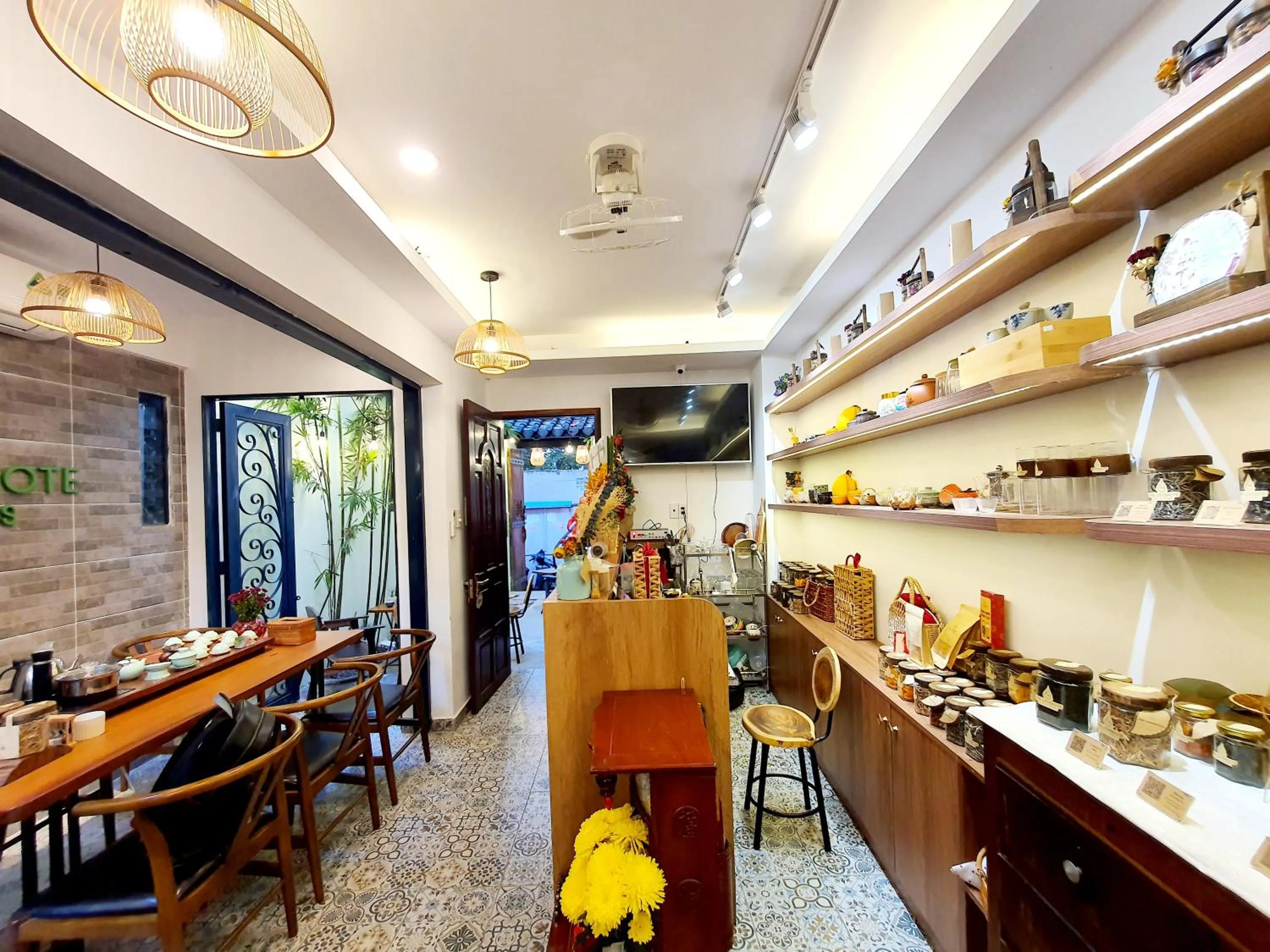 Restaurant/places to eat in The Lovenote Home