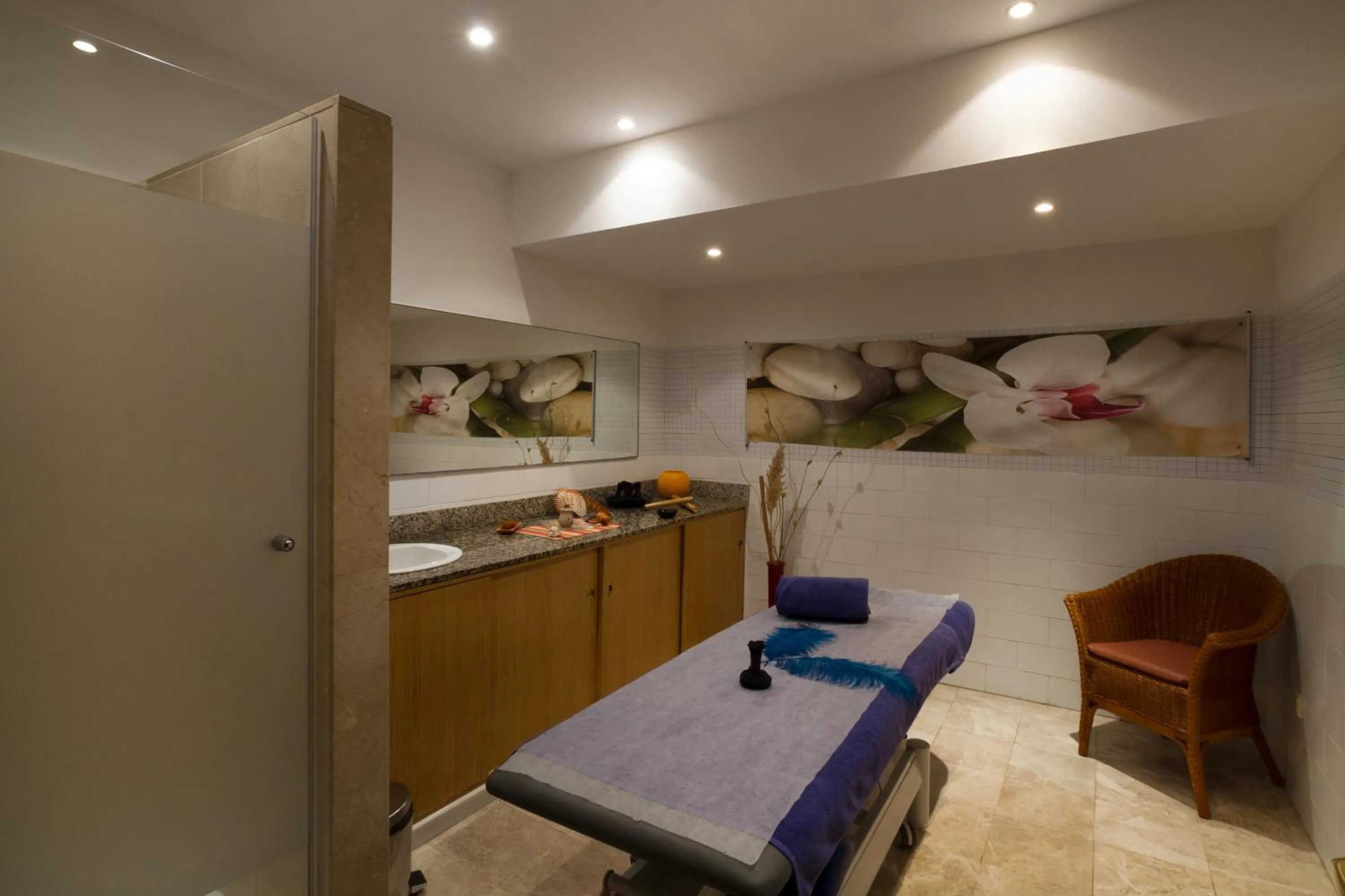 Massage in Ibersol Almuñecar Beach & Spa Hotel