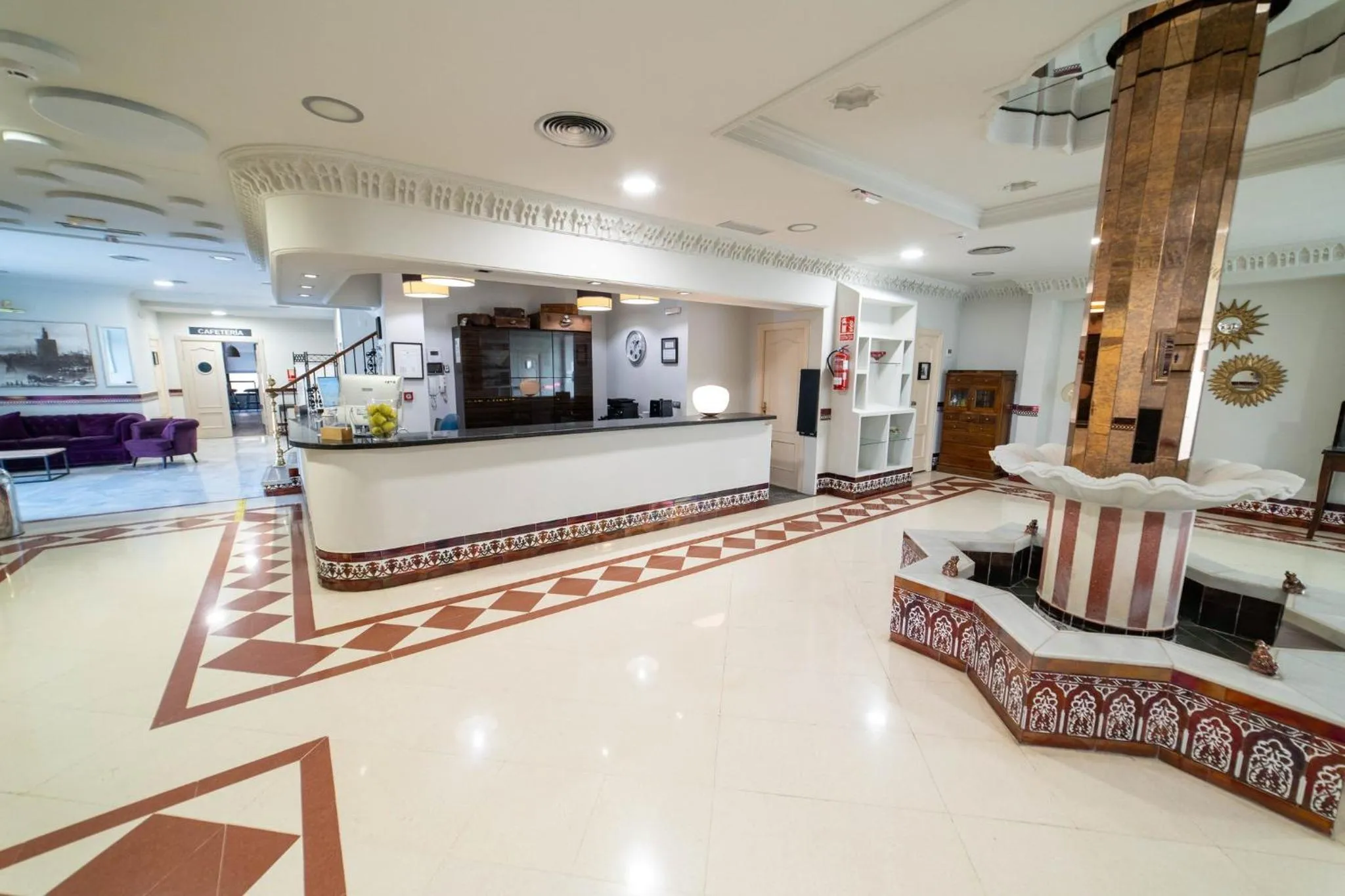 Lobby or reception in Hotel Sercotel Doña Carmela