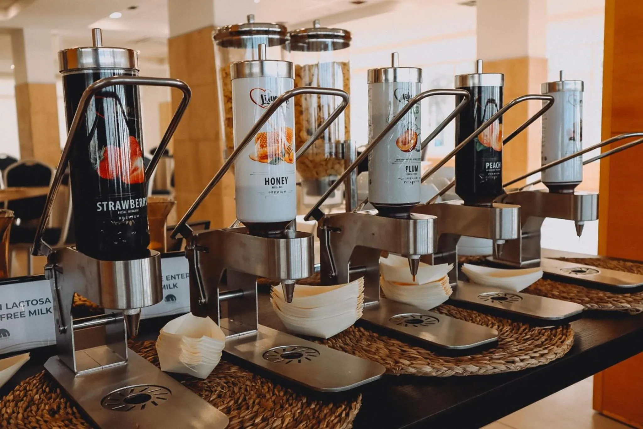 Restaurant/places to eat in FAY Victoria Beach