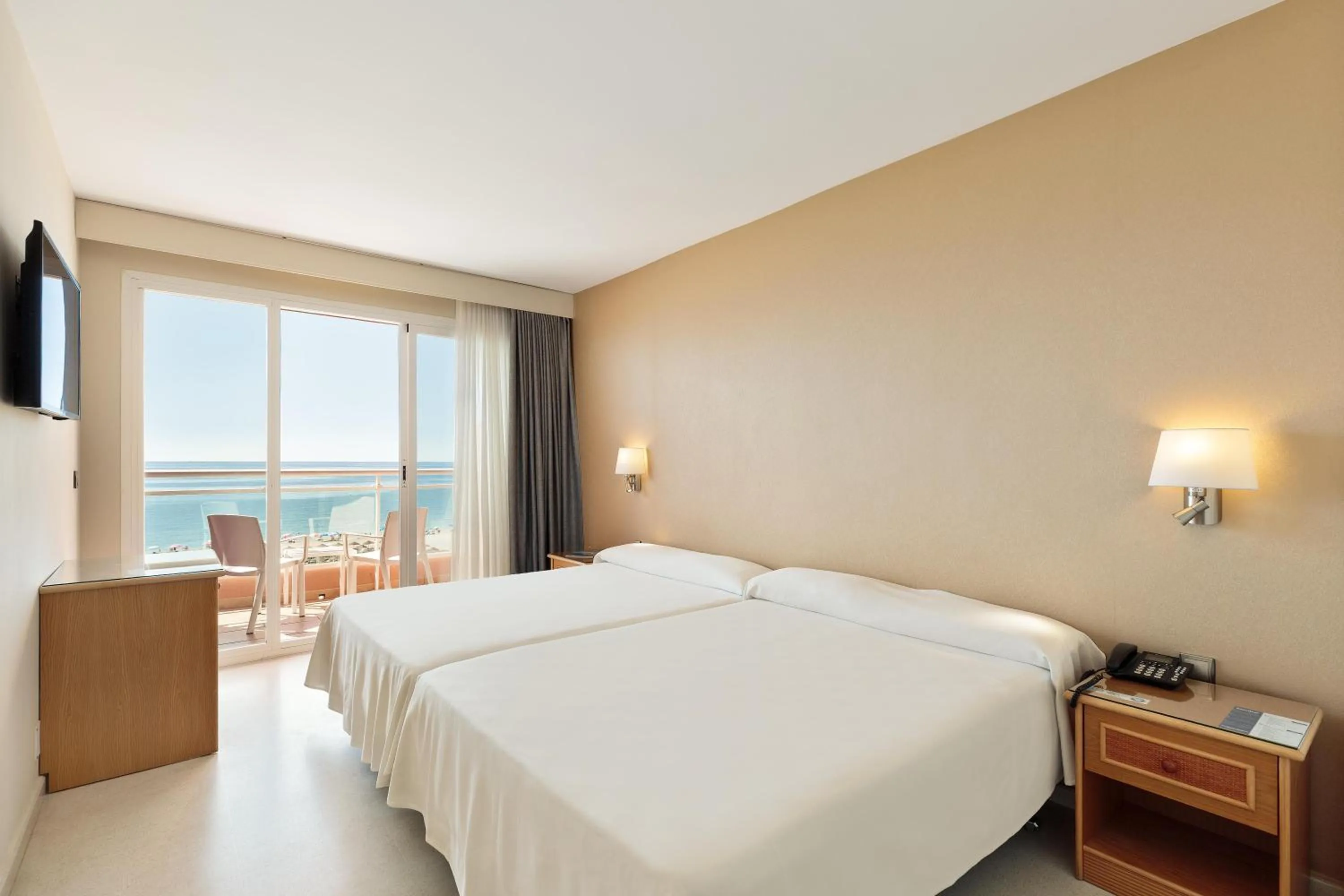 Photo of the whole room, Bed in Hotel Best Roquetas