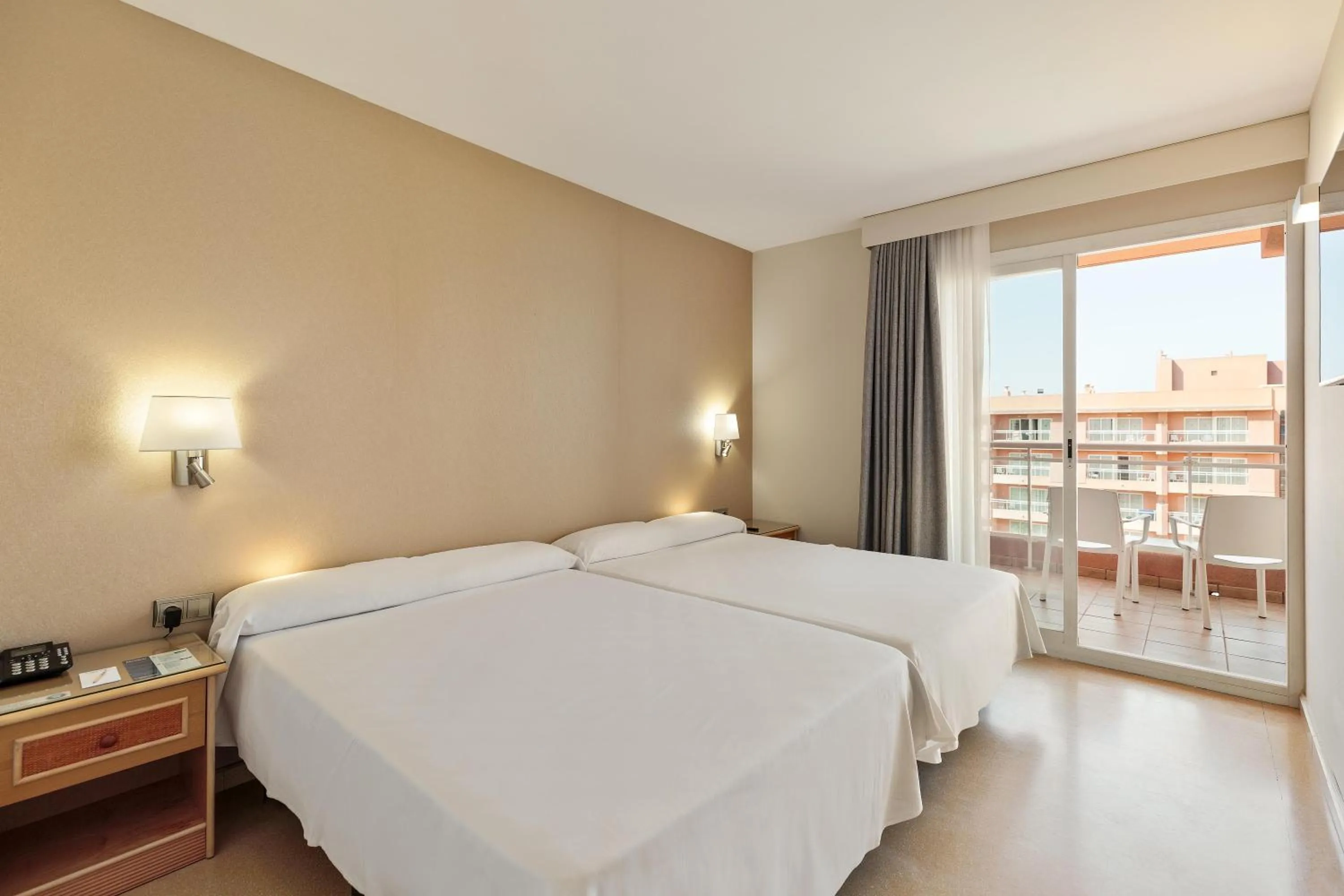 Photo of the whole room, Bed in Hotel Best Roquetas