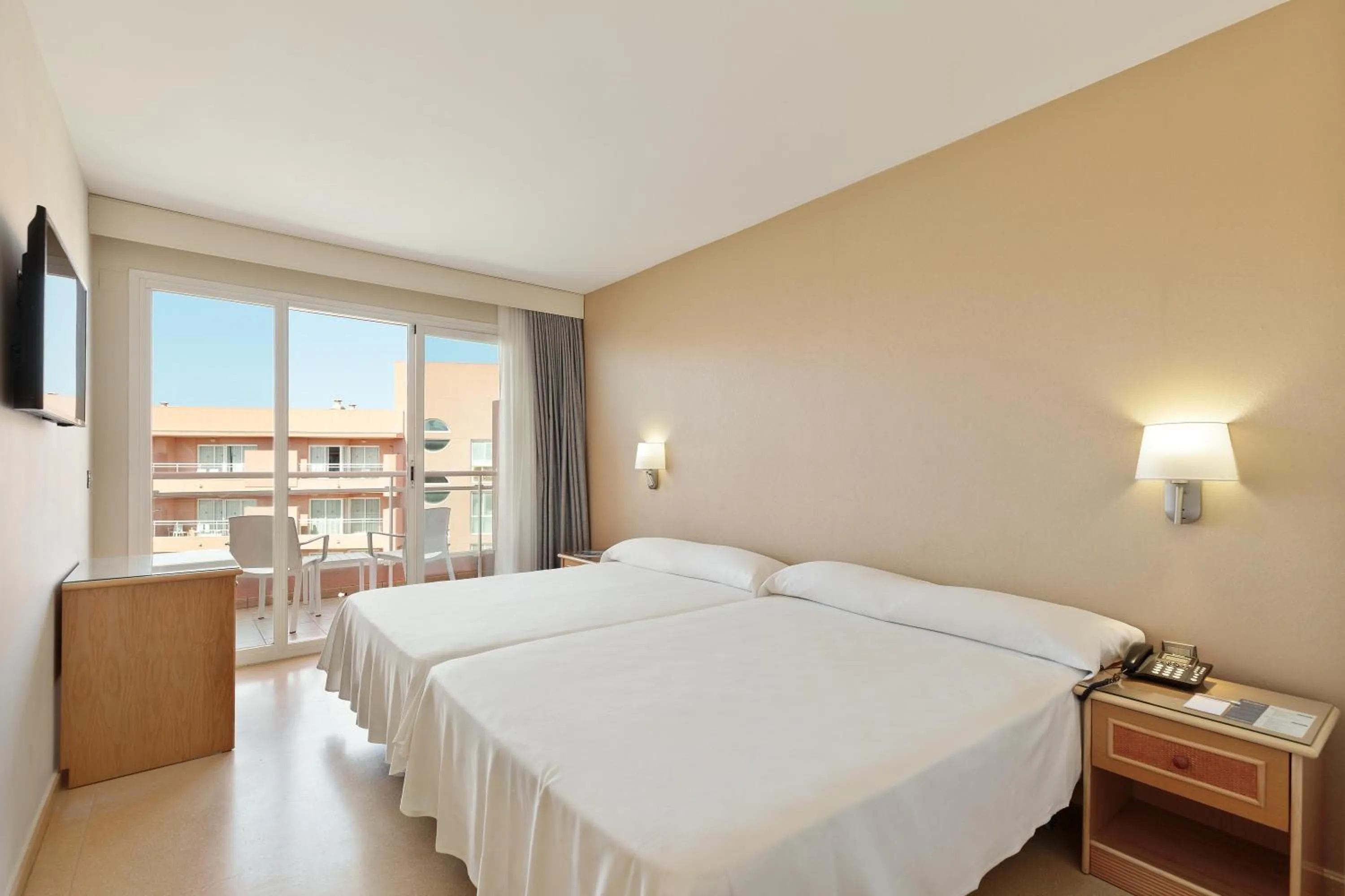 Photo of the whole room, Bed in Hotel Best Roquetas