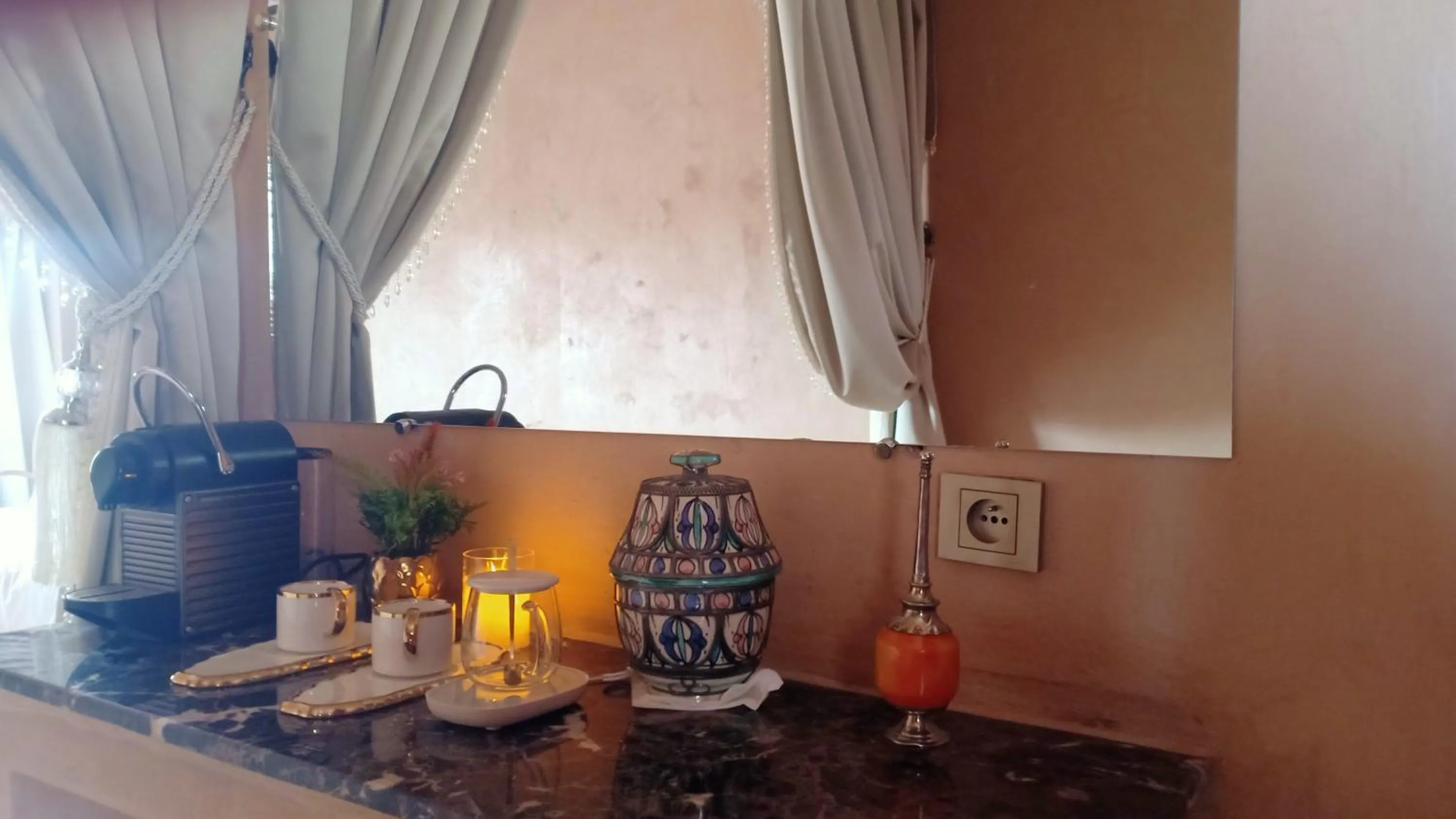 Coffee/tea facilities in Yakout Merzouga Luxury Camp