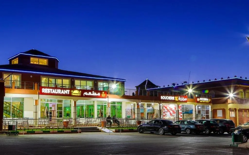 Restaurant/places to eat in HOTEL LA POMME ZAIDA