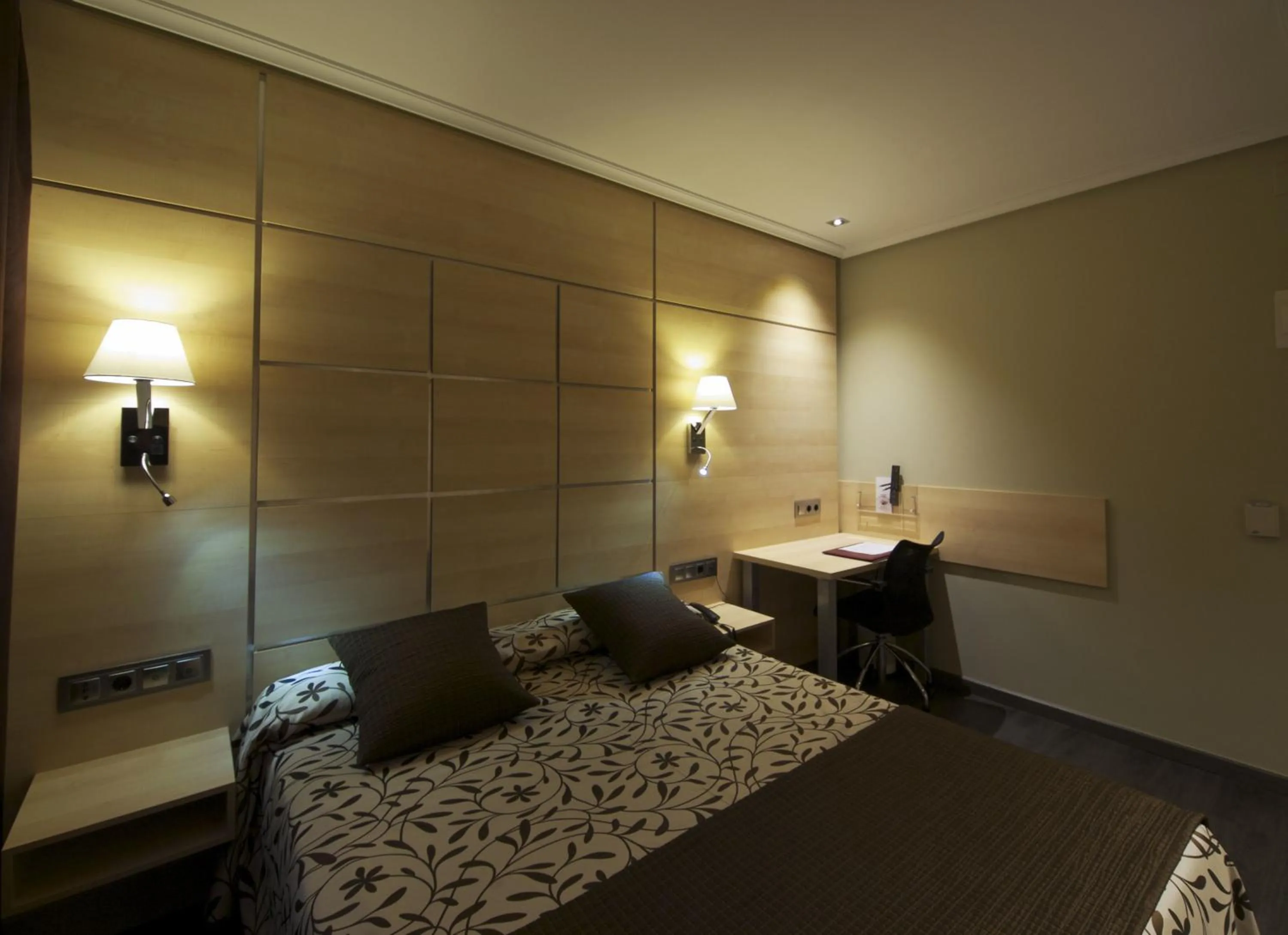 Photo of the whole room, Bed in Hotel Francisco II