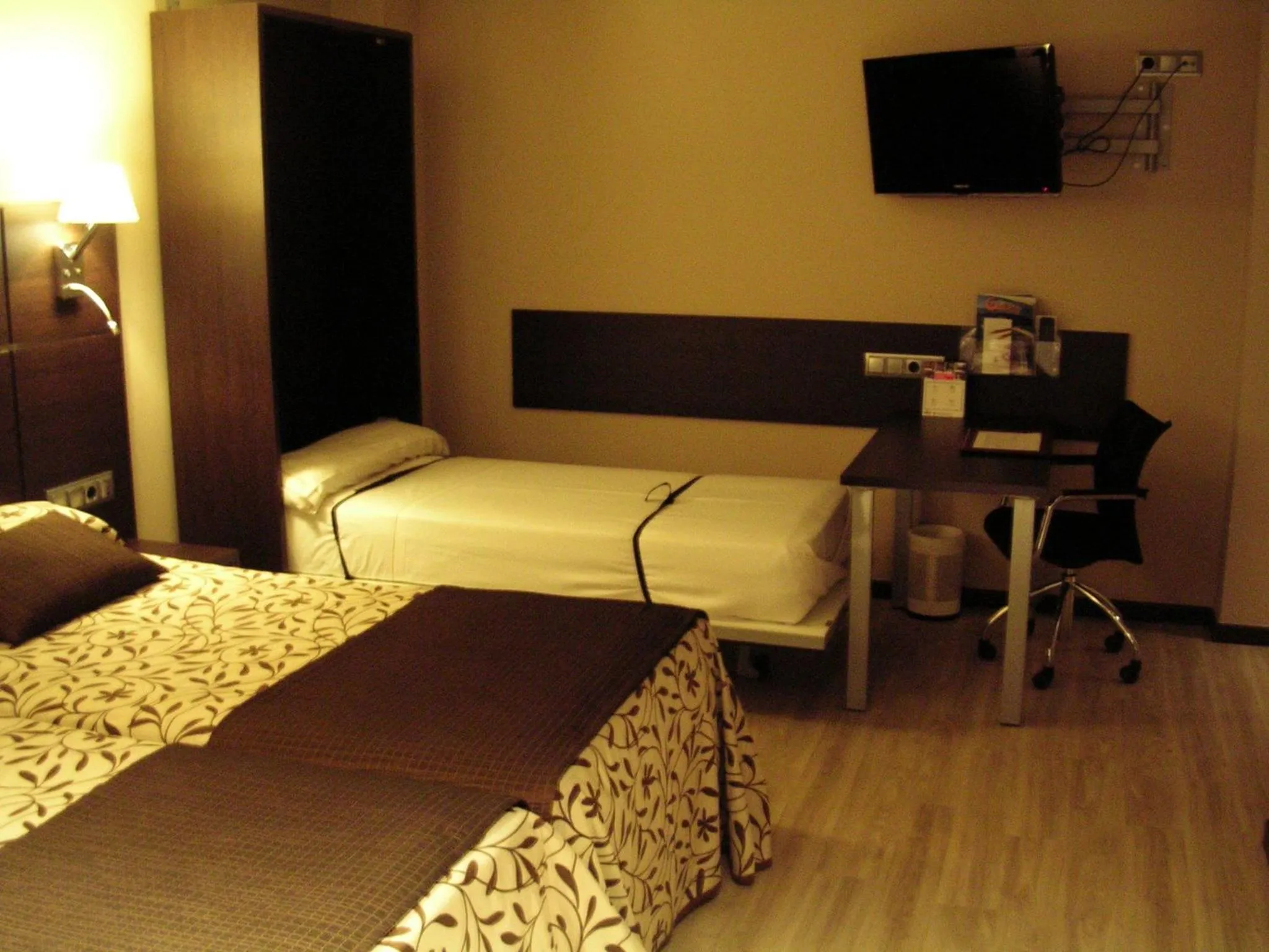 Photo of the whole room, Bed in Hotel Francisco II