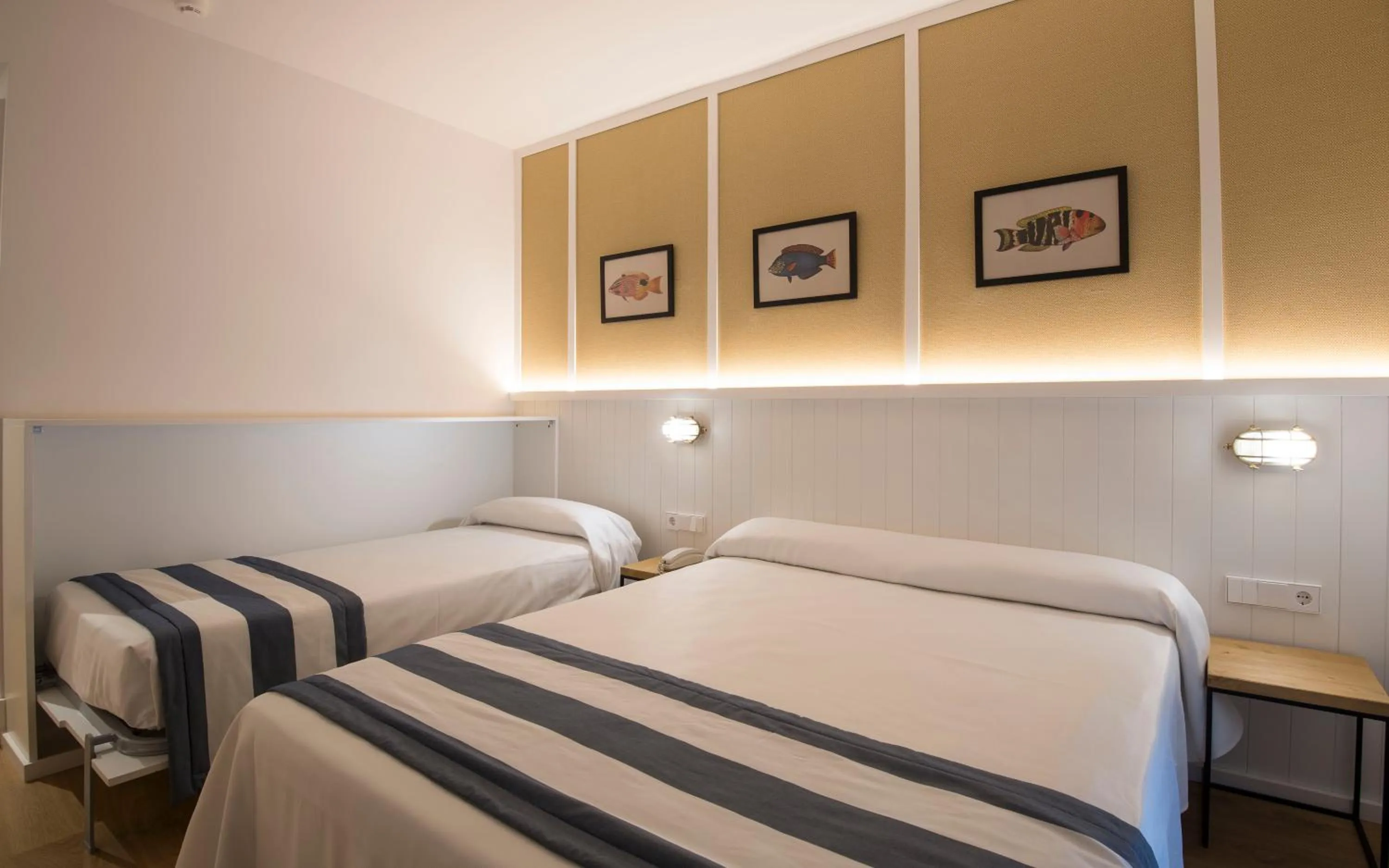 Bed in Hotel Els Pins