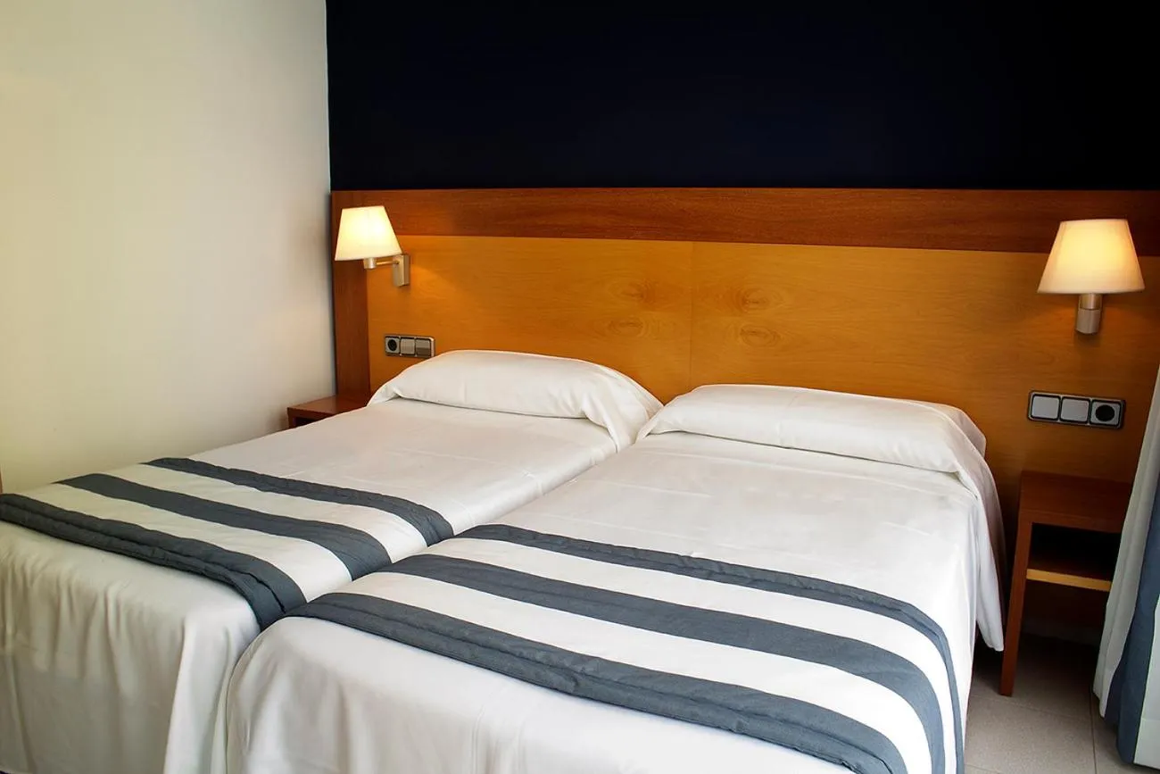 Bed in Hotel Els Pins