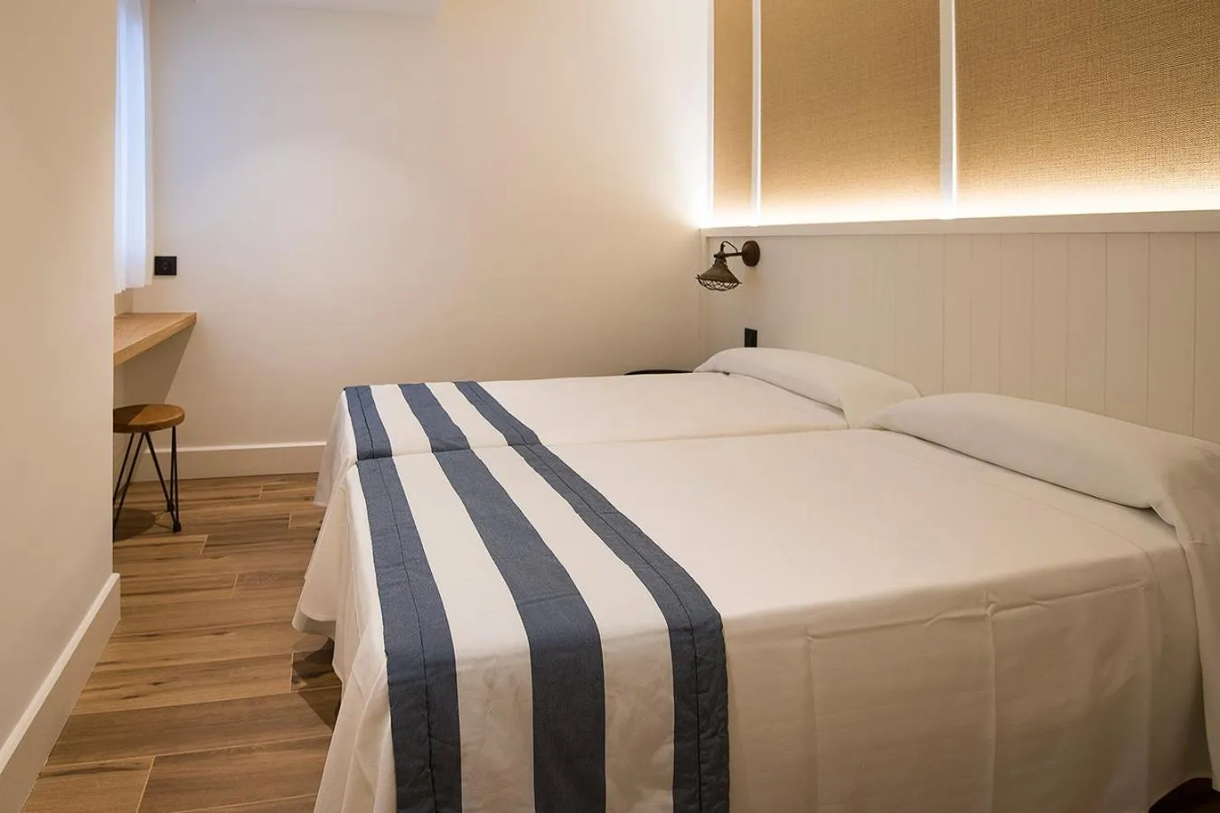 Bedroom, Bed in Hotel Els Pins