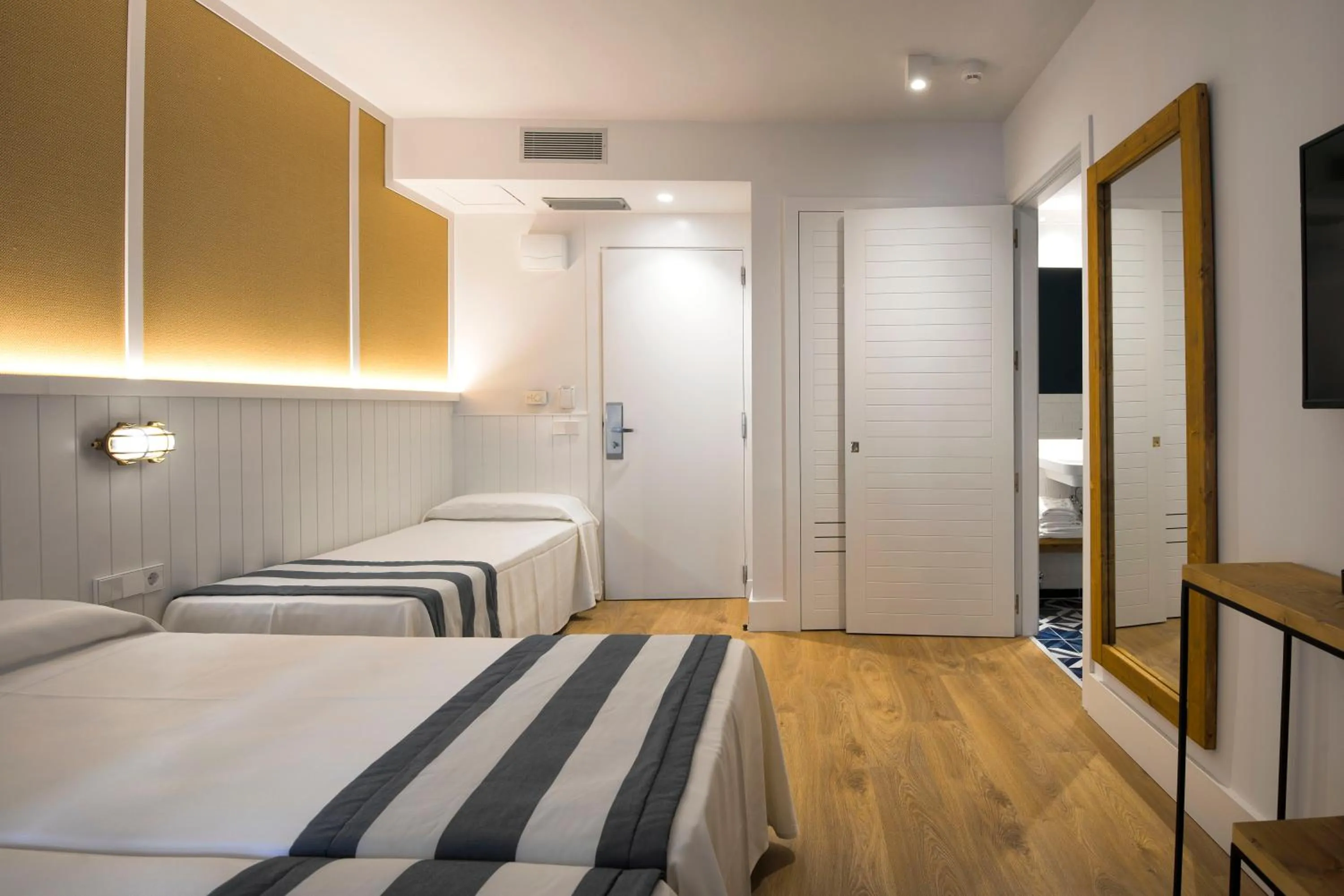 Bed in Hotel Els Pins