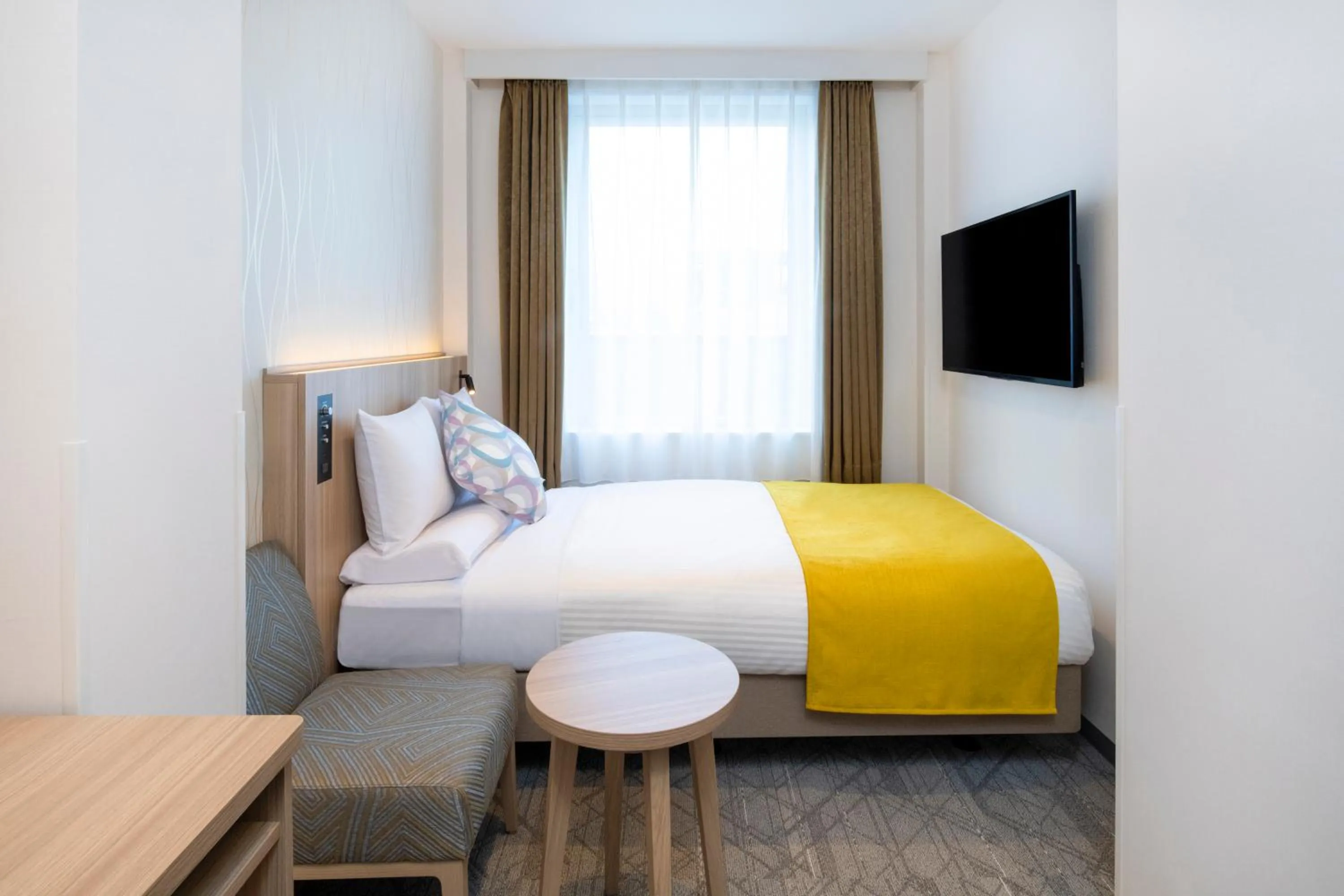 Photo of the whole room, Bed in HOTEL MYSTAYS Nishi Shinjuku