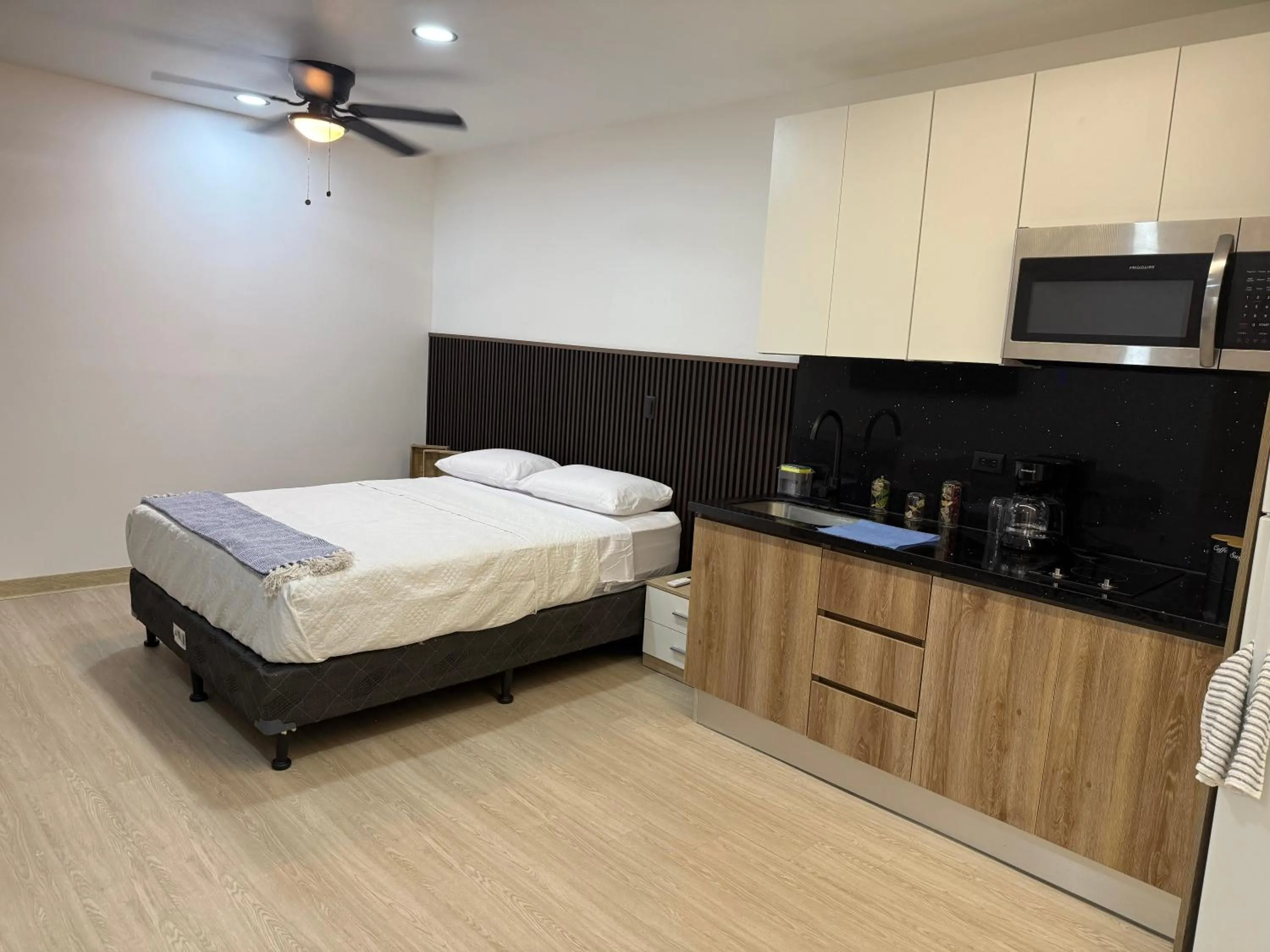 Bed in Hotel Sabana Inn