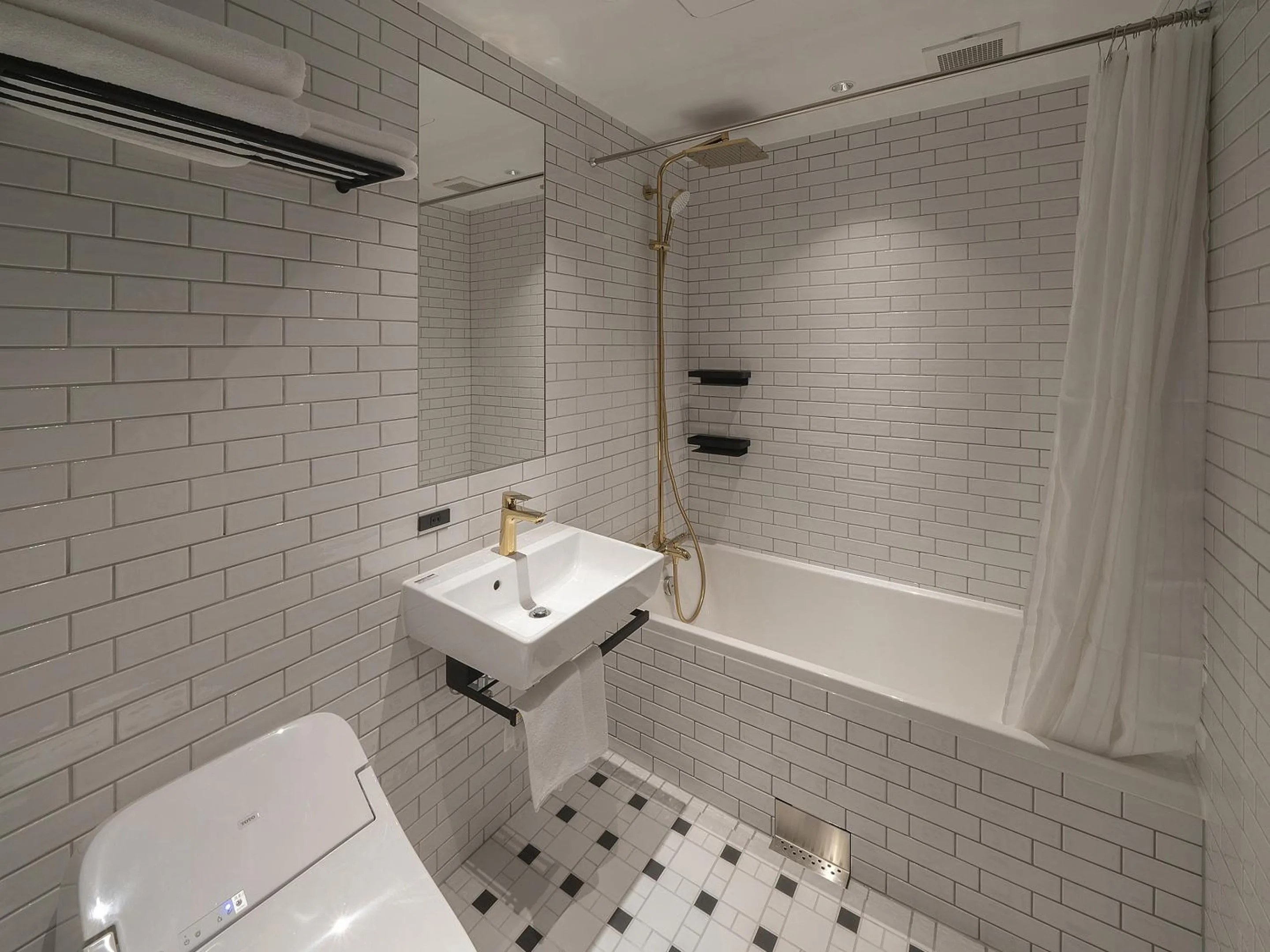 Bath in GINZA HOTEL by GRANBELL