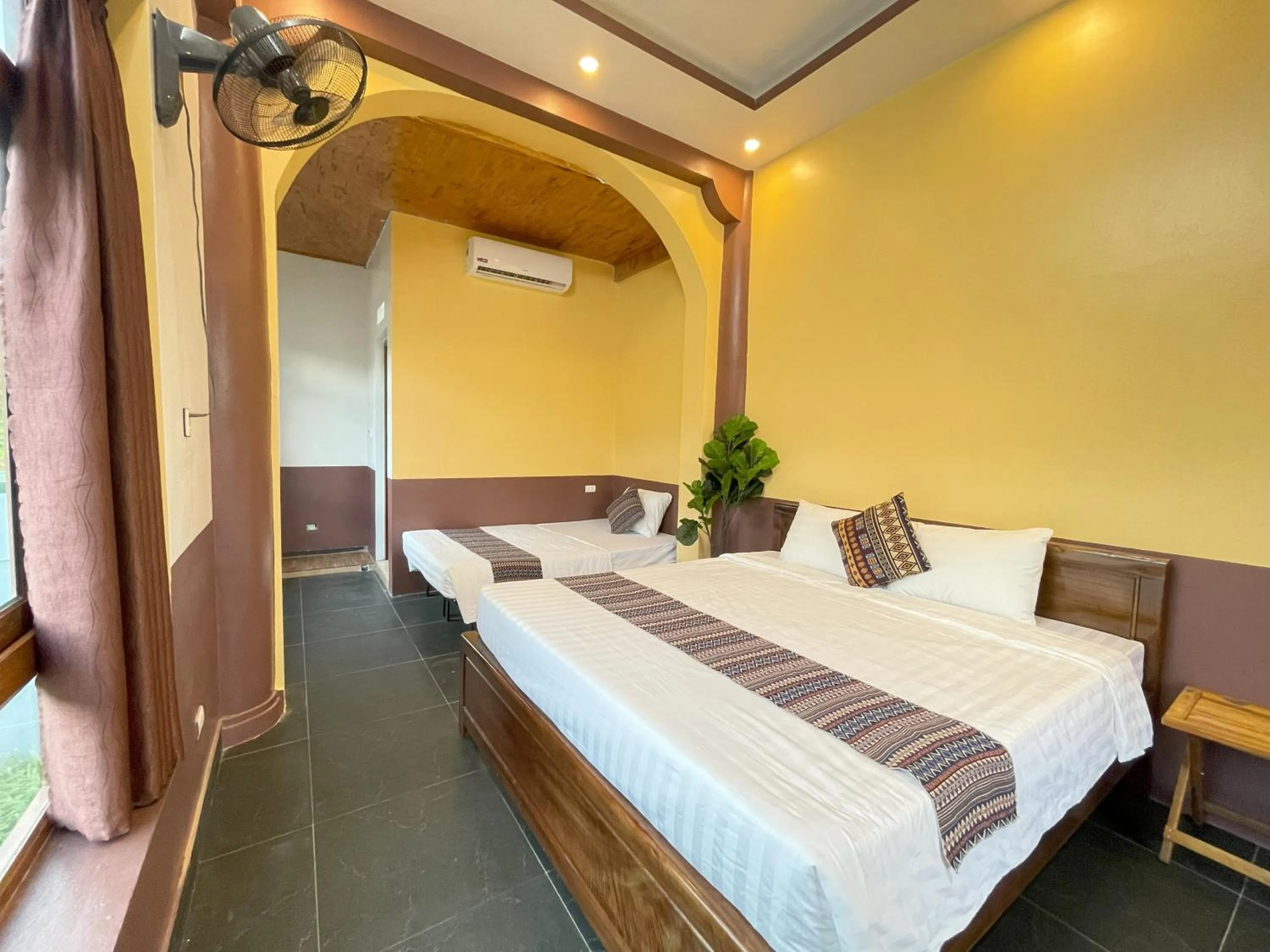 Photo of the whole room, Bed in Sky Bay Lodge