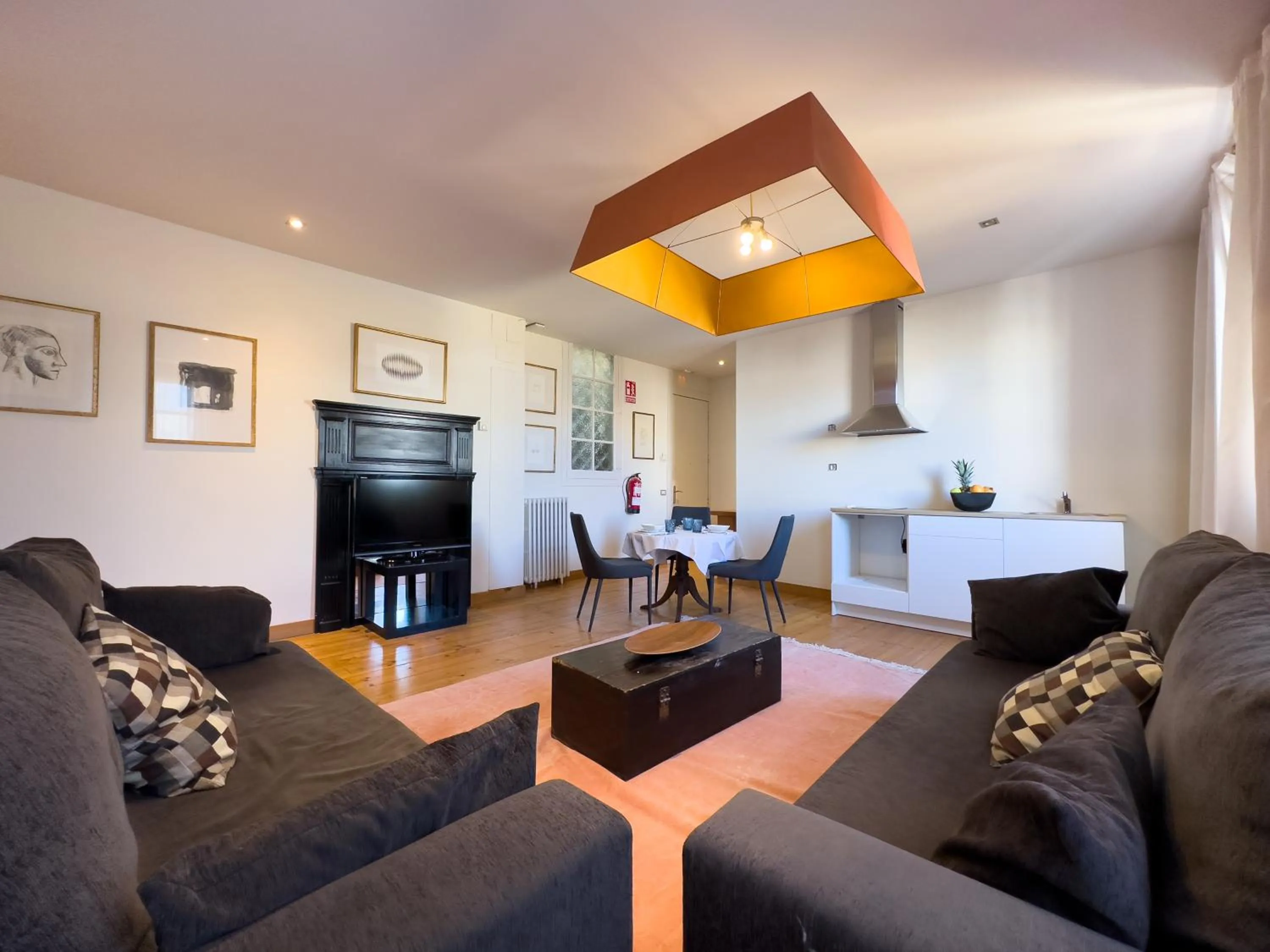 Communal lounge/ TV room in Hotel Market