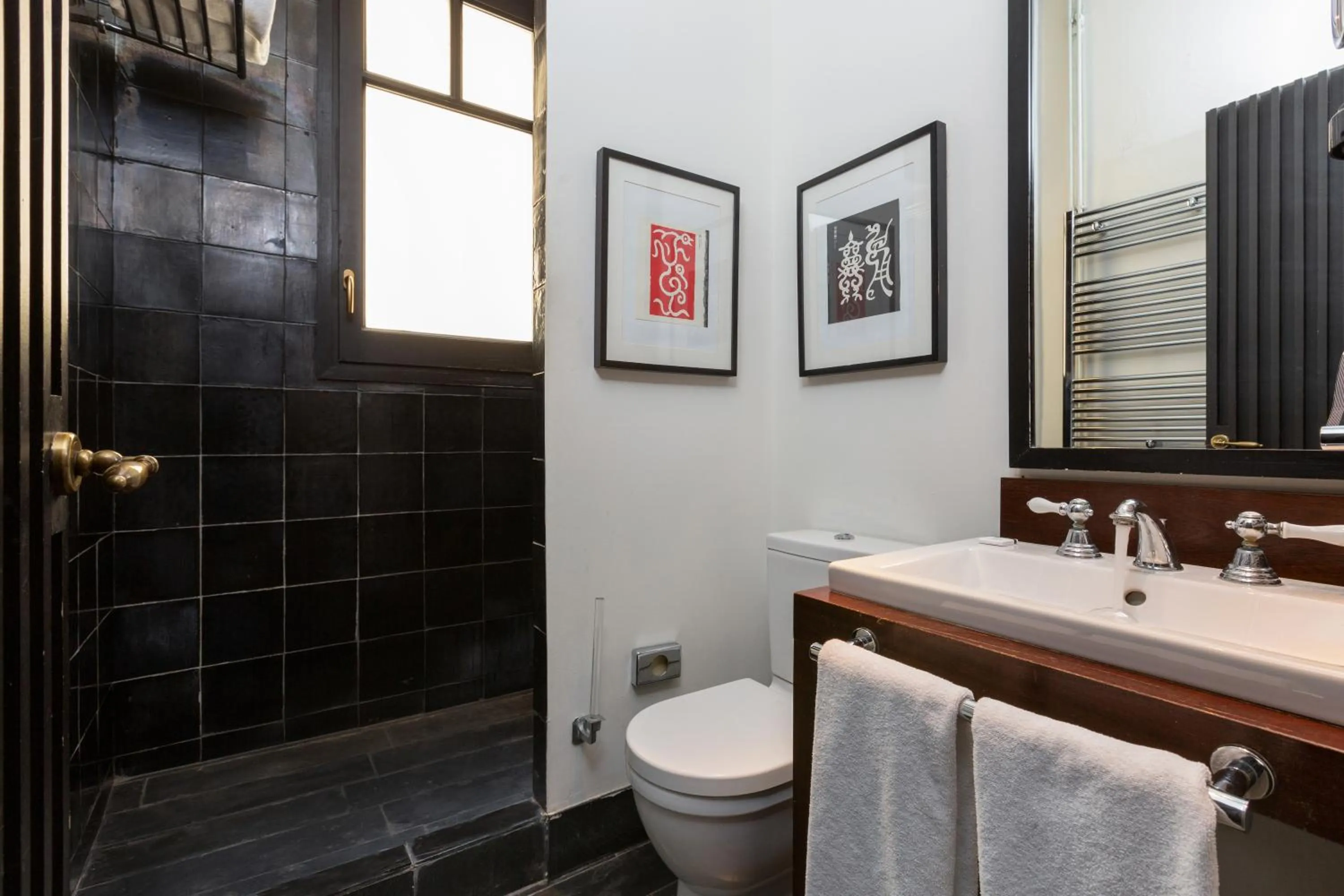 Bathroom in Hotel Market