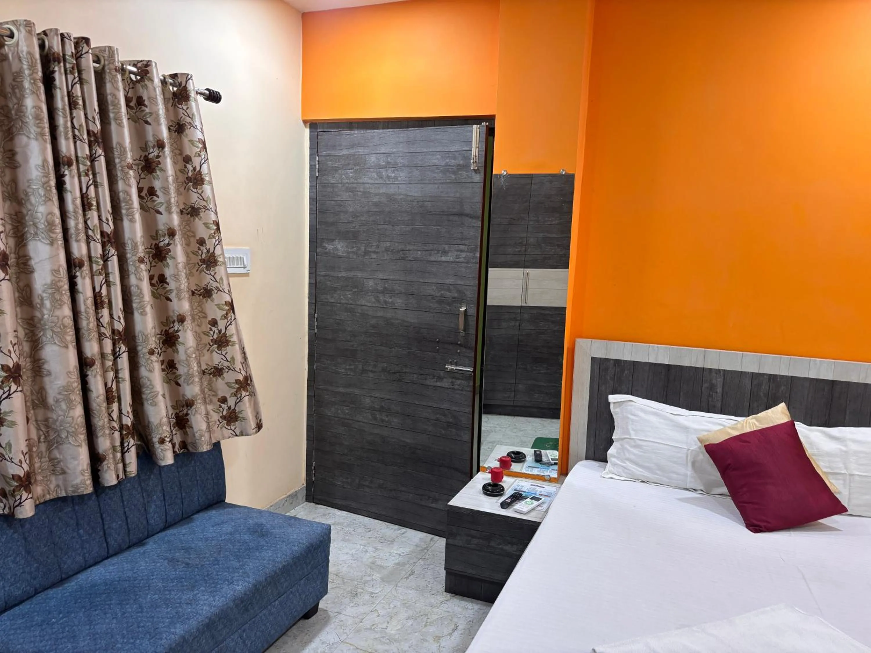 Bathroom, Bed in HOTEL MANORAMA PALACE
