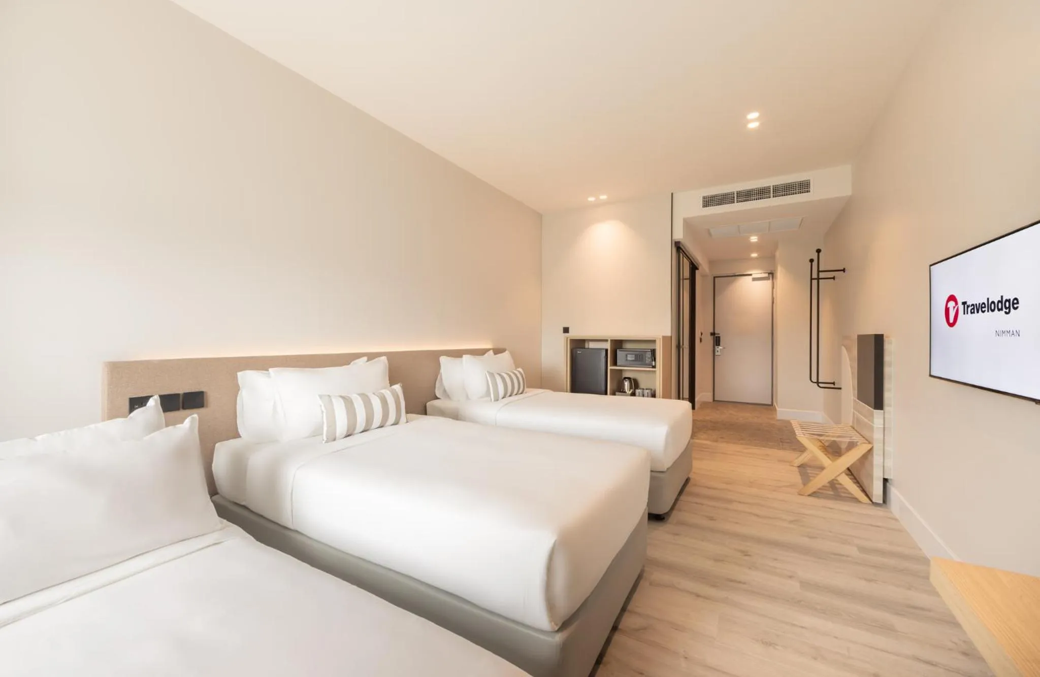 Bedroom, Bed in Travelodge Nimman