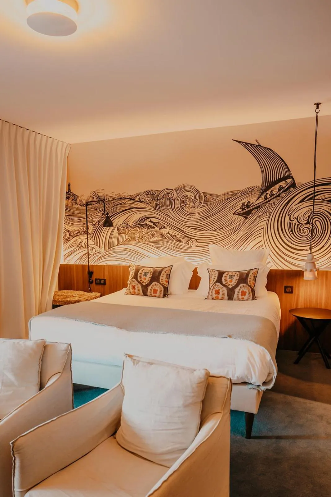 Bed in Hôtel Roz Marine Thalasso Resort