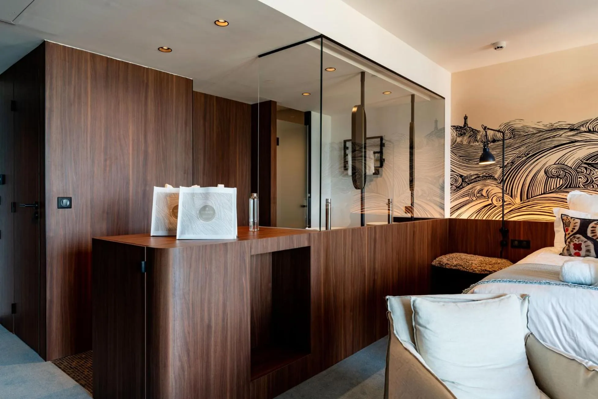 Bedroom, Bed in Hôtel Roz Marine Thalasso Resort