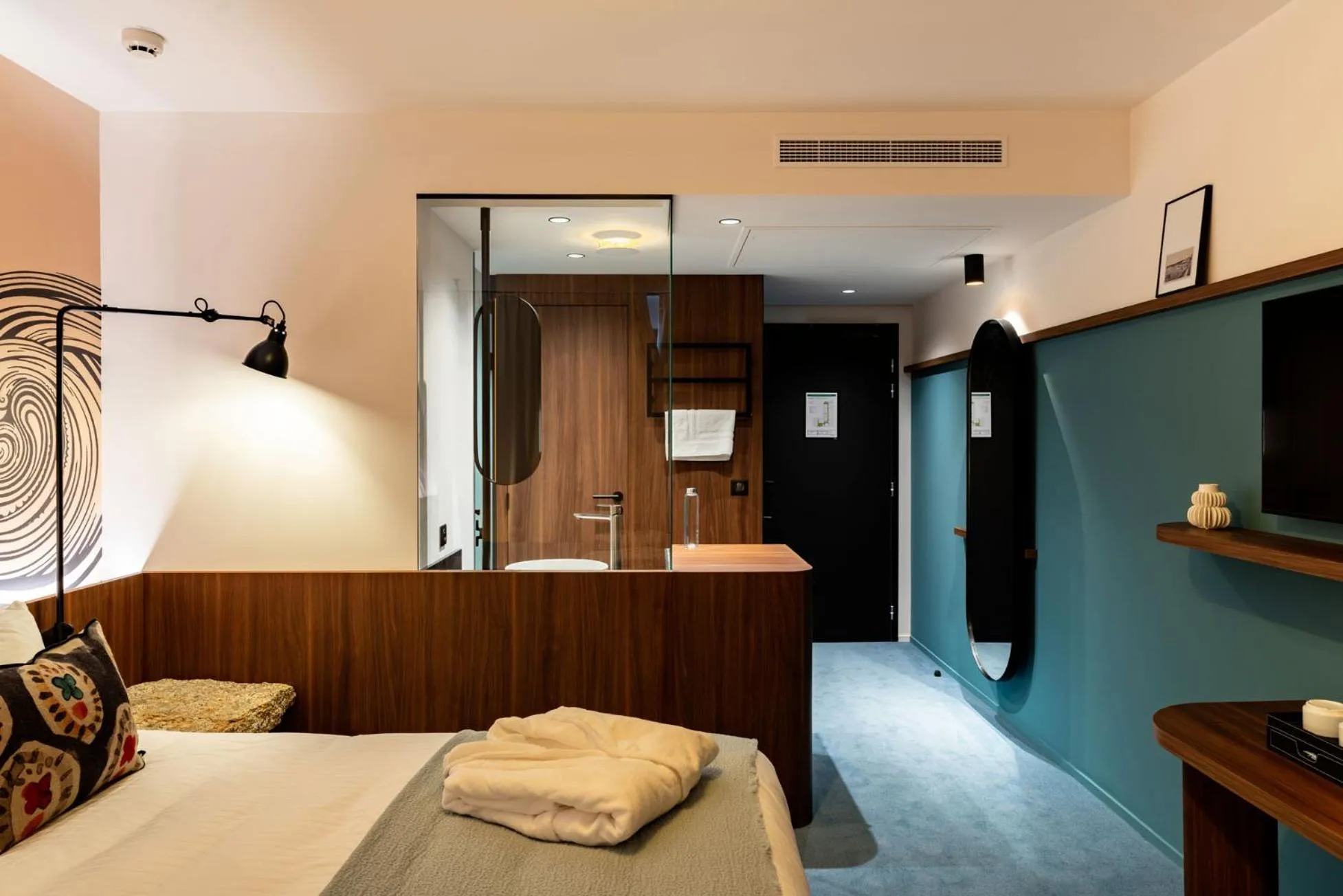 Bedroom, Bed in Hôtel Roz Marine Thalasso Resort