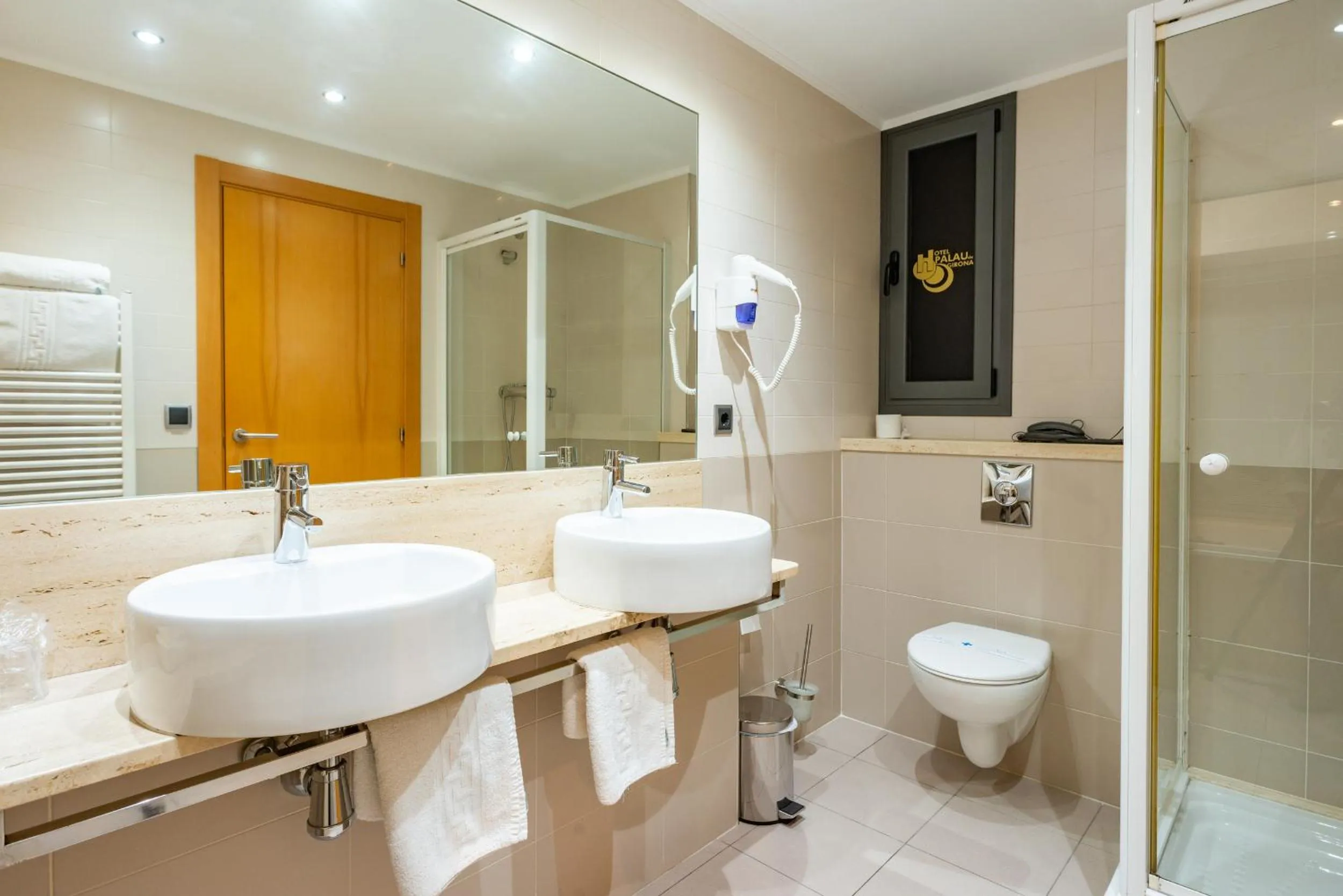 Bathroom in Hotel Palau de Girona