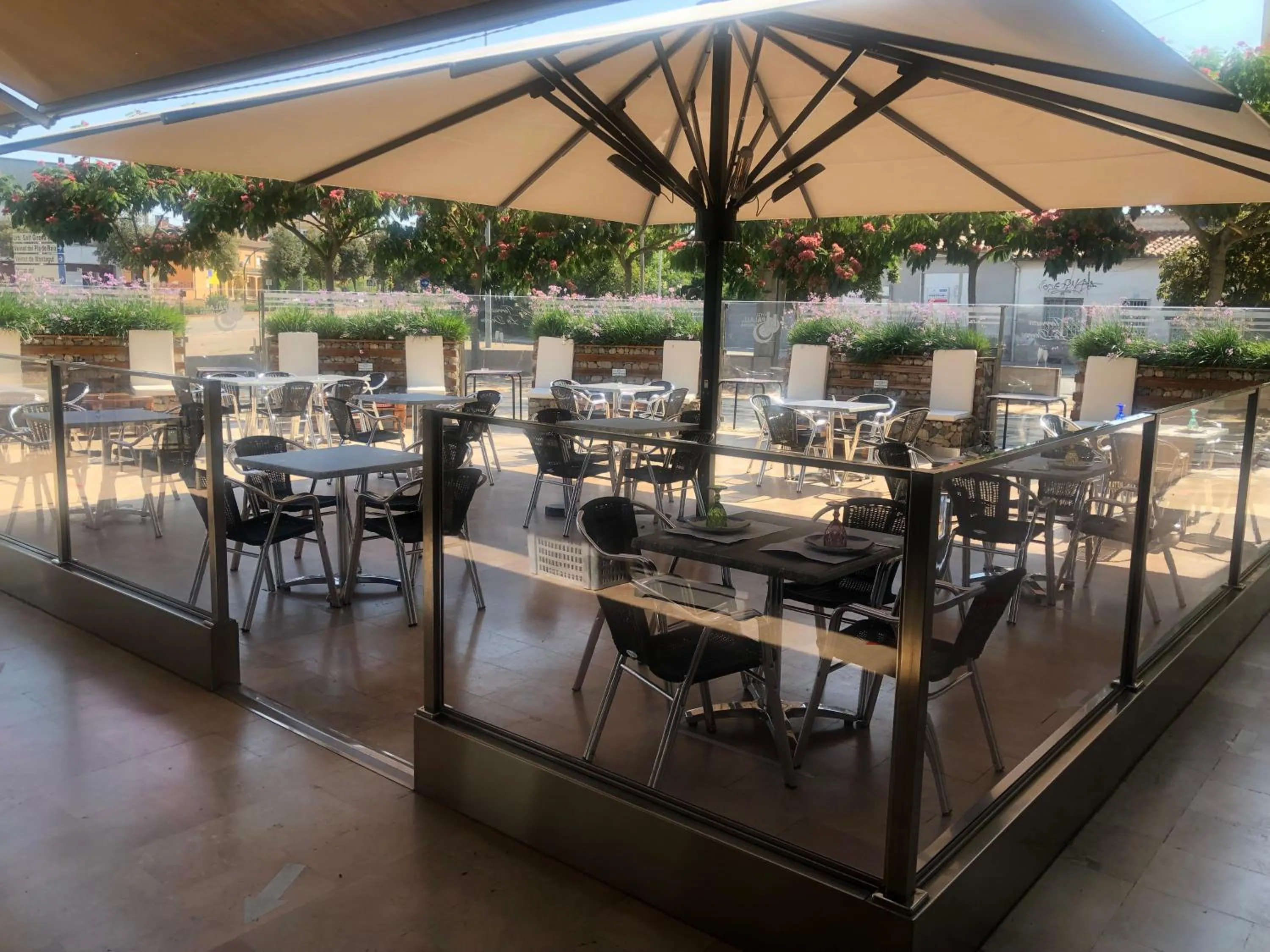 Restaurant/places to eat in Hotel Palau de Girona