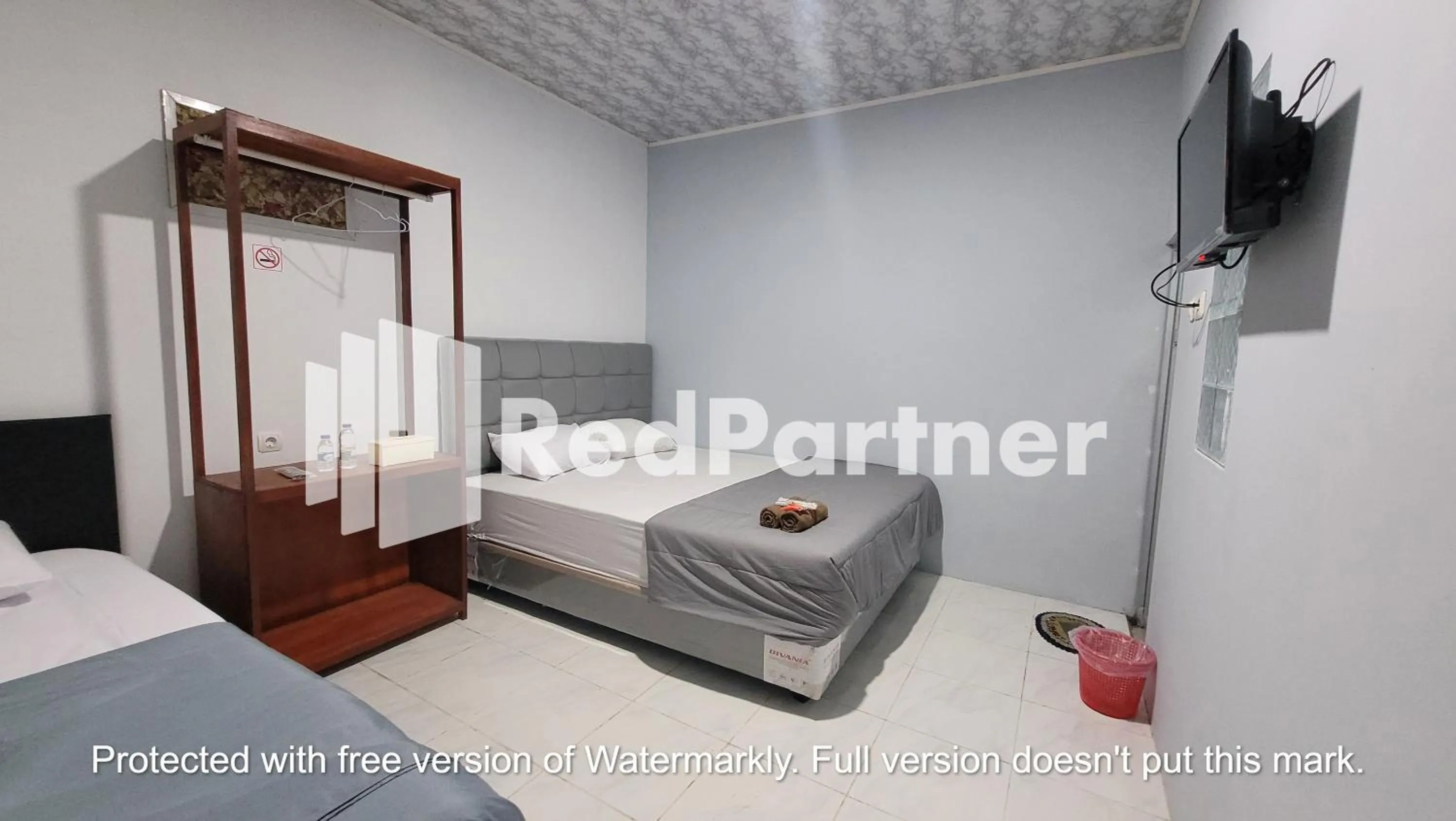 Bedroom, Bed in RedDoorz near Lippo Mall Yogyakarta 3
