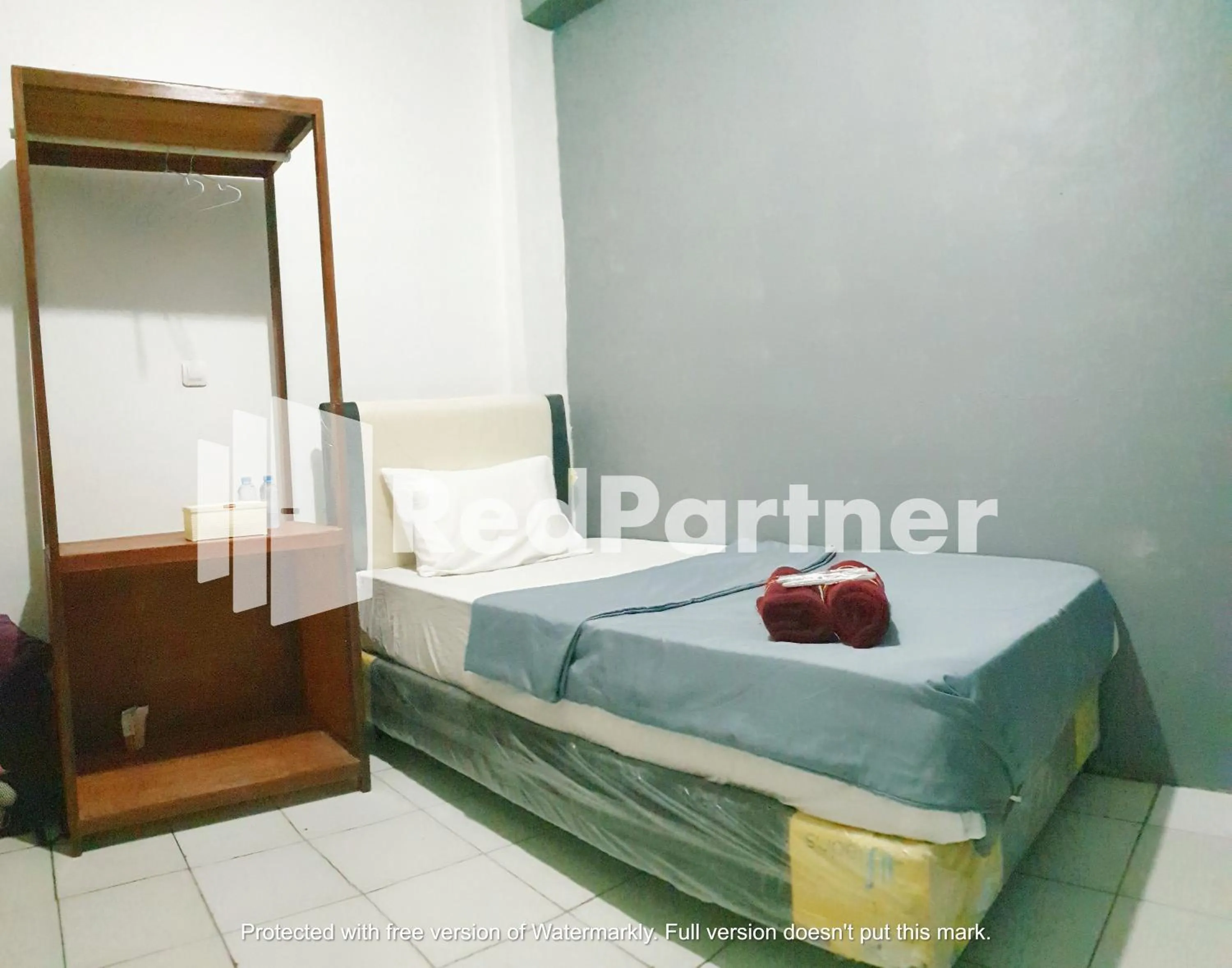 Bedroom, Bed in RedDoorz near Lippo Mall Yogyakarta 3