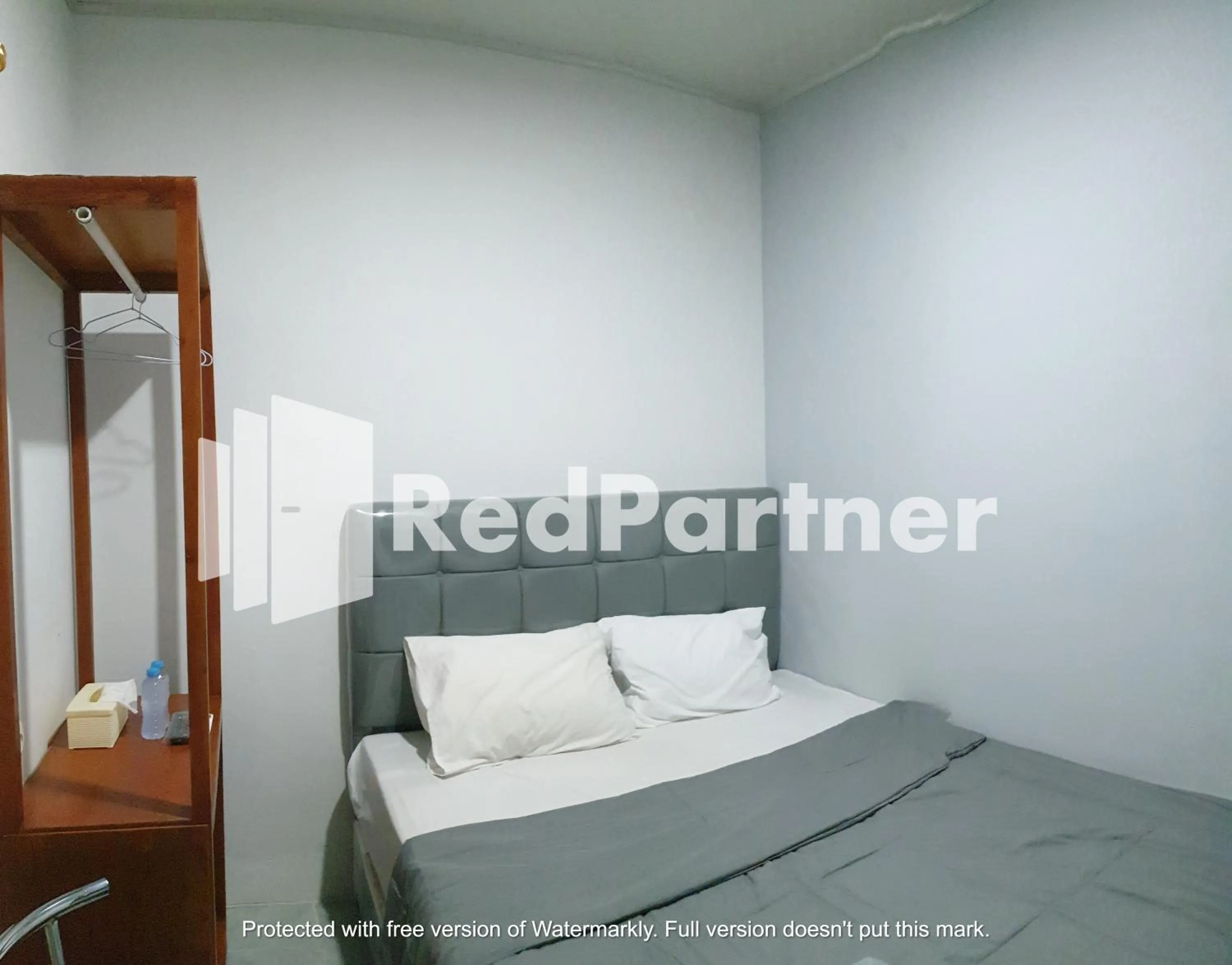 Bedroom, Bed in RedDoorz near Lippo Mall Yogyakarta 3