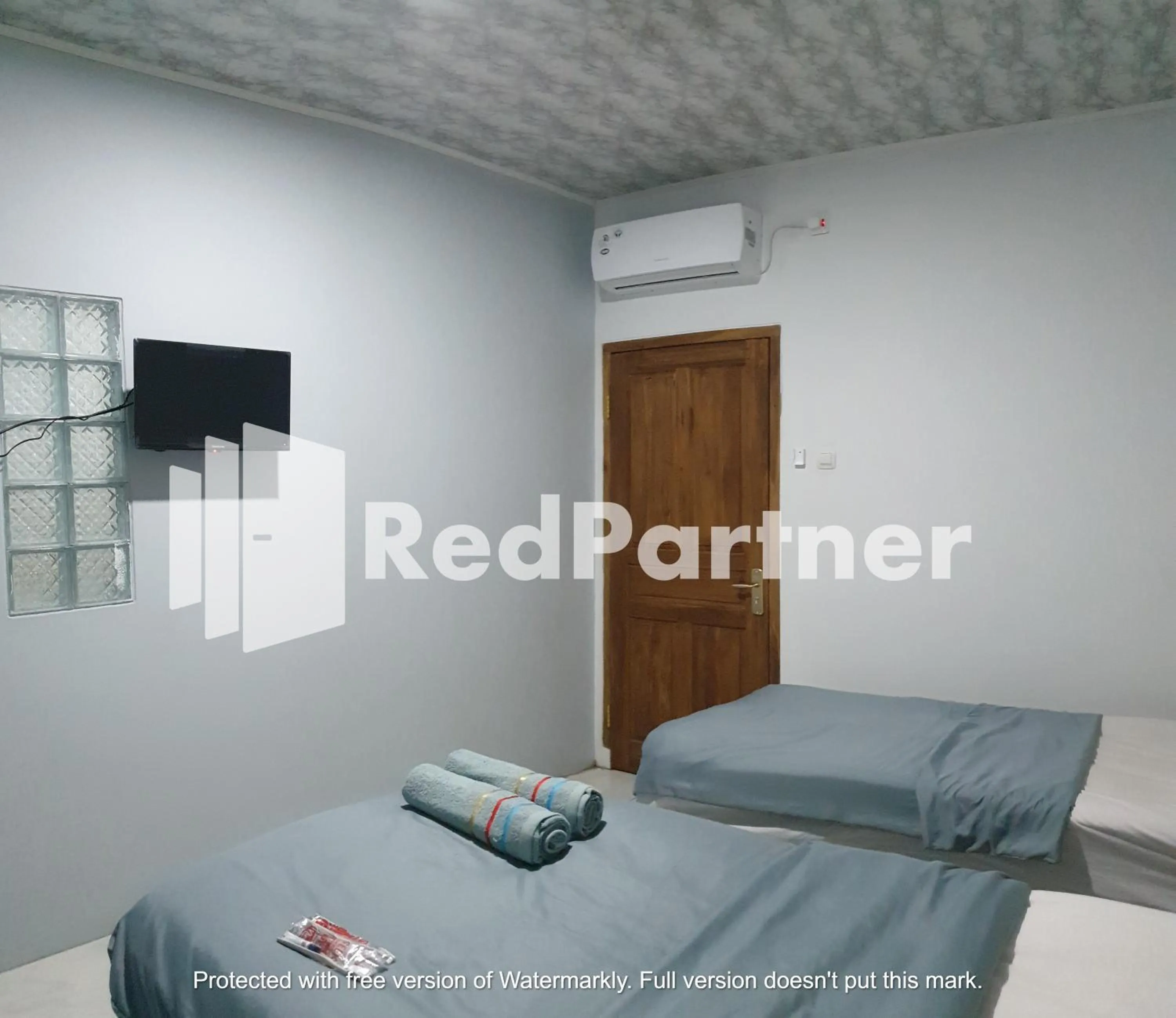 Bedroom, Bed in RedDoorz near Lippo Mall Yogyakarta 3