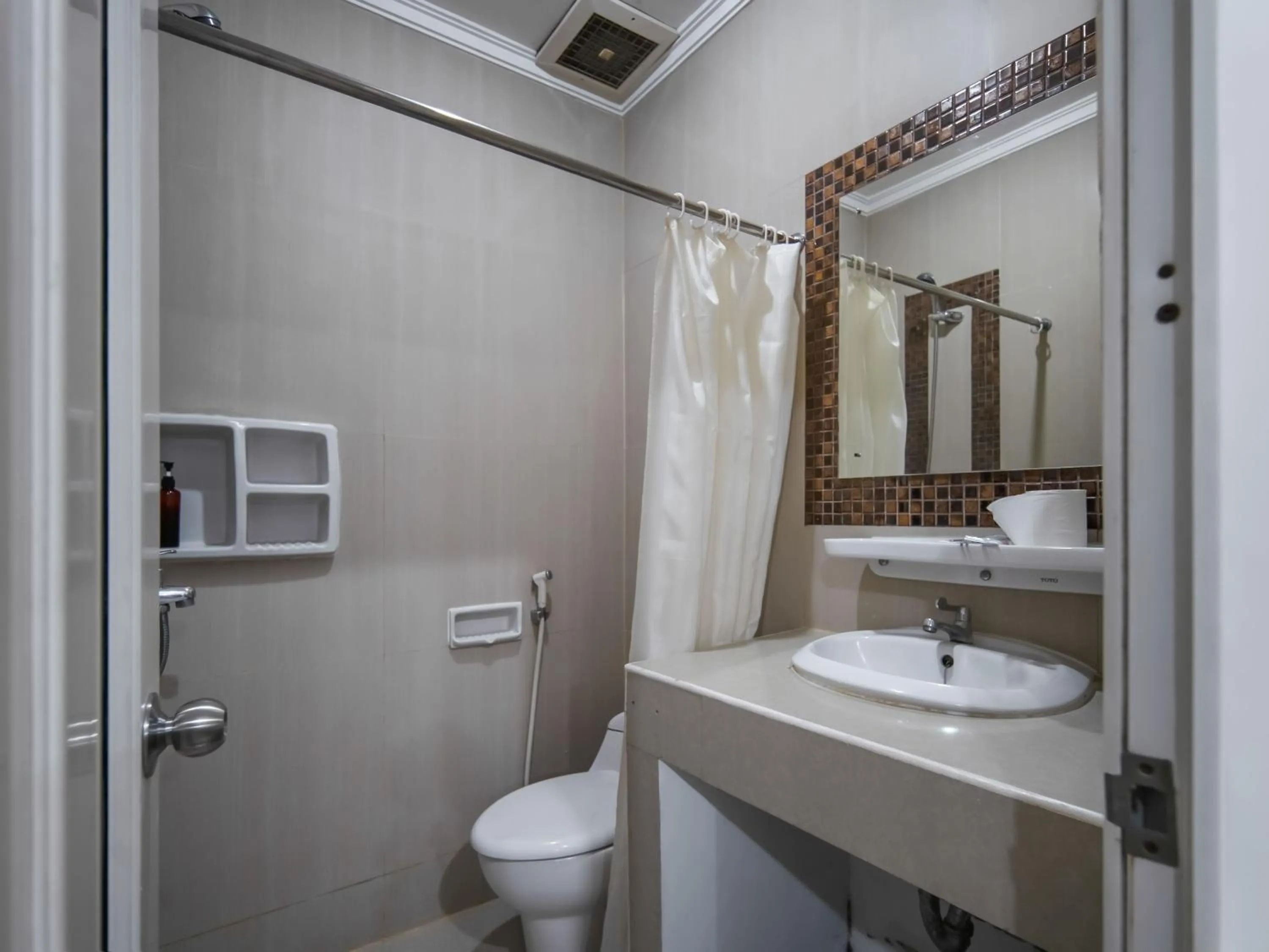 Toilet in Cove Taman