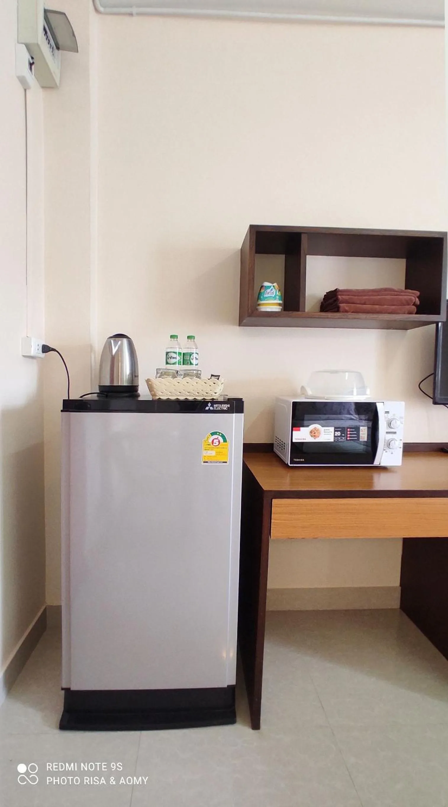 microwave in 66 Apartment