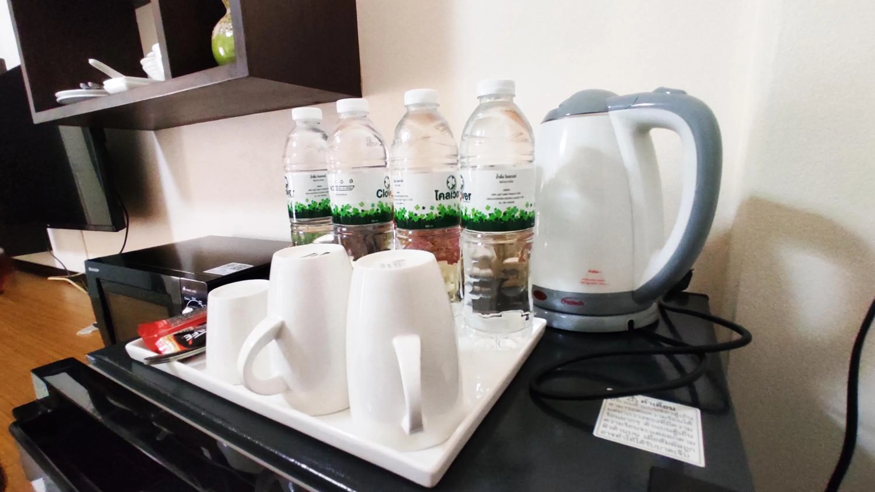 Coffee/tea facilities in 66 Apartment