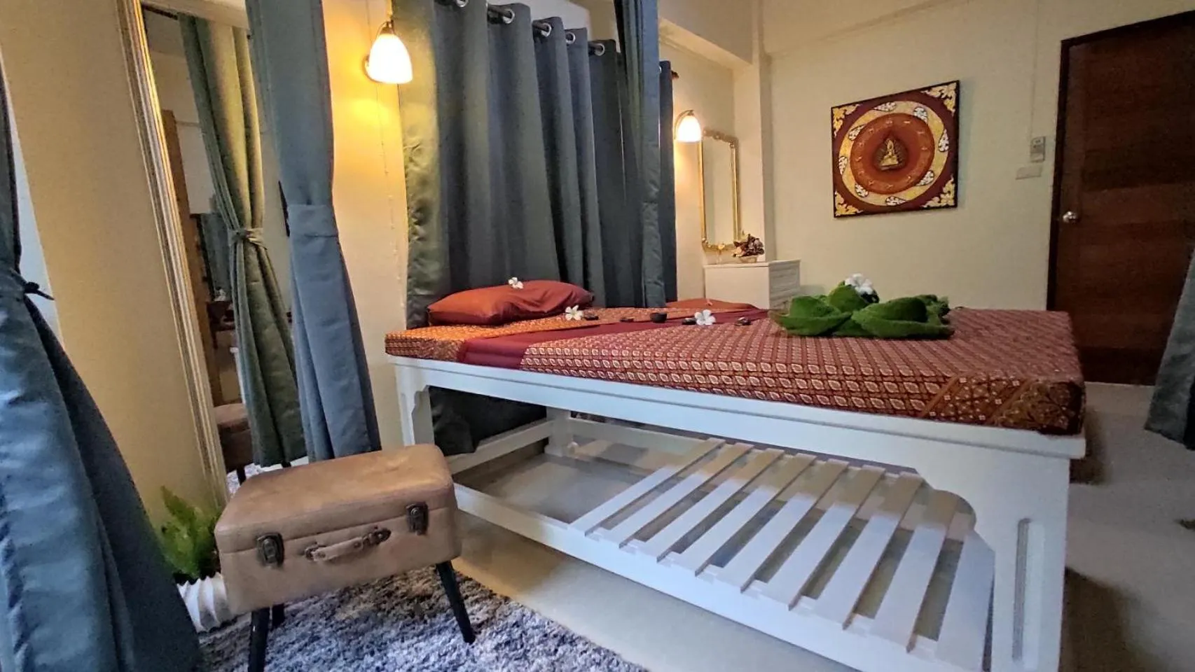 Massage, Bed in 66 Apartment