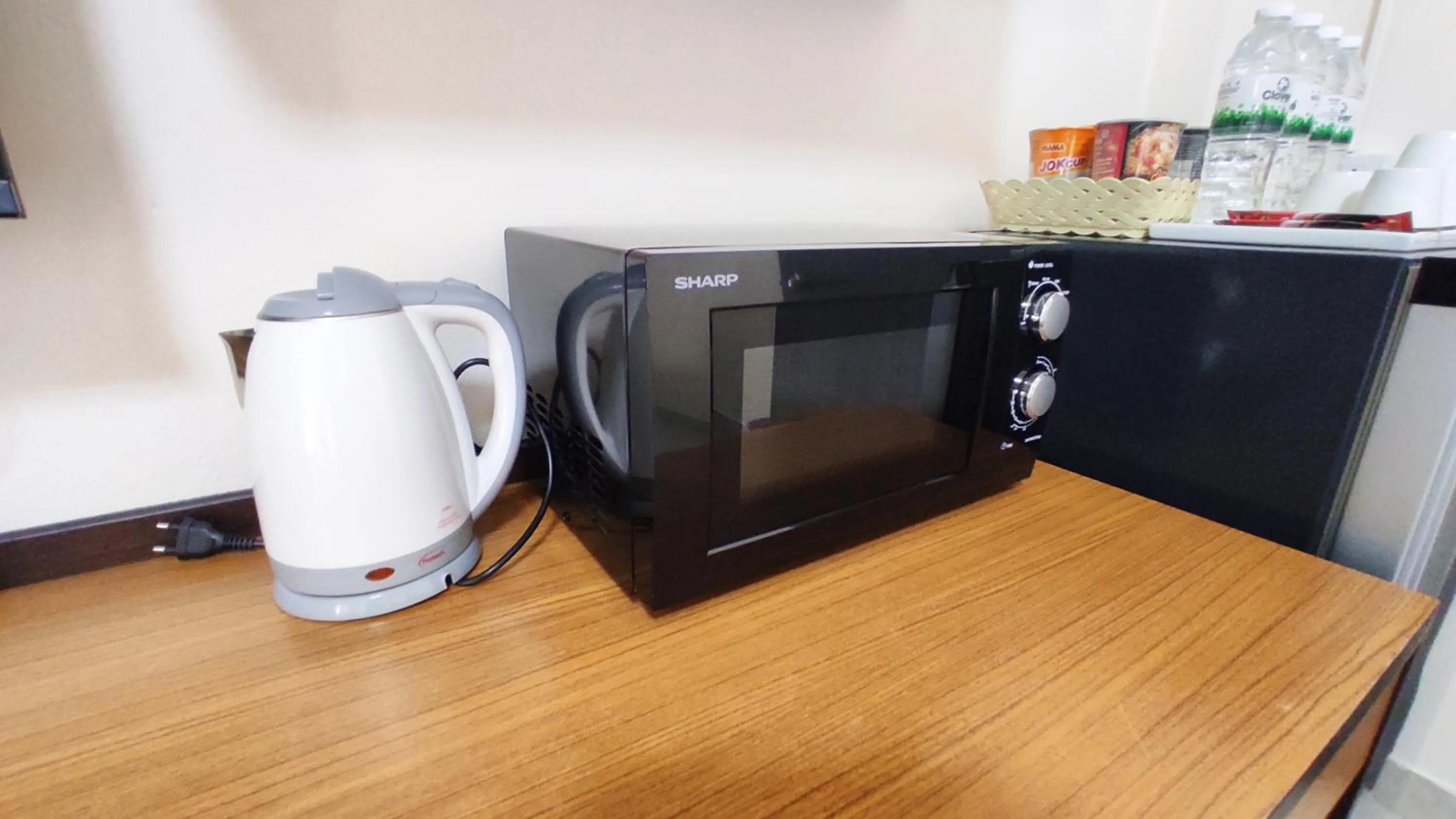 Coffee/tea facilities in 66 Apartment