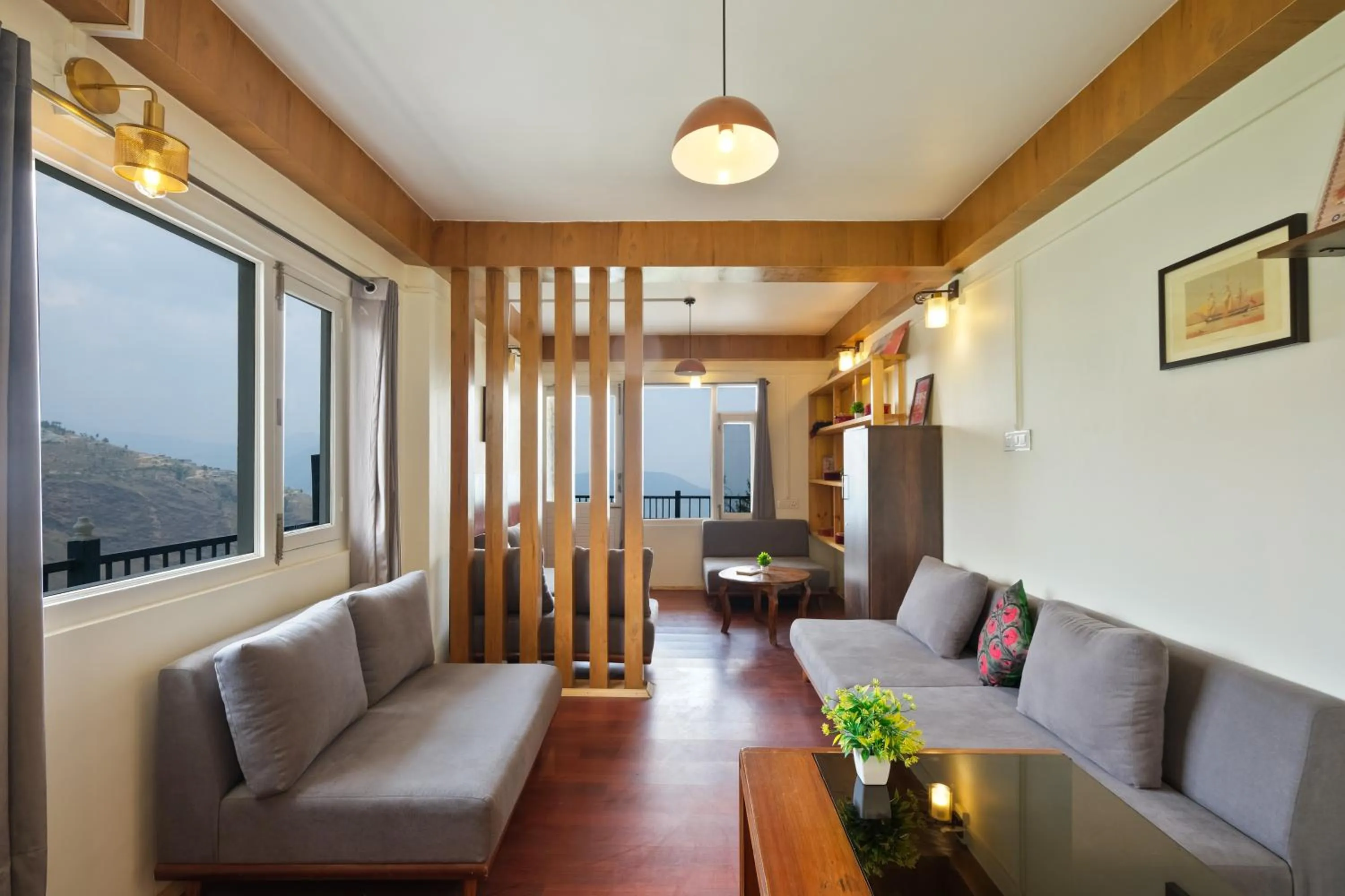 Lobby or reception in Jomotel Dayaar - An Apple Orchard Villa