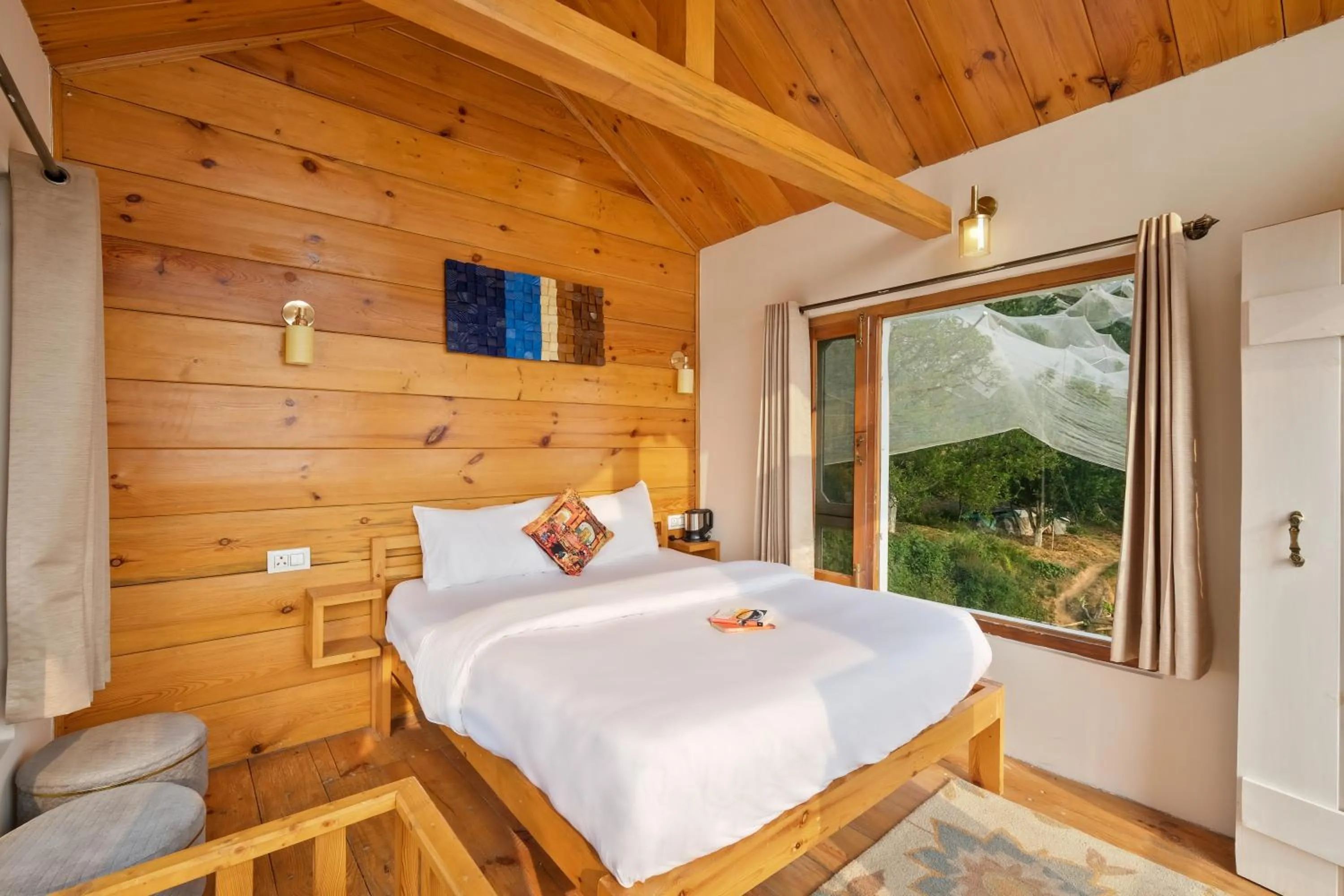 Bed in Jomotel Dayaar - An Apple Orchard Villa