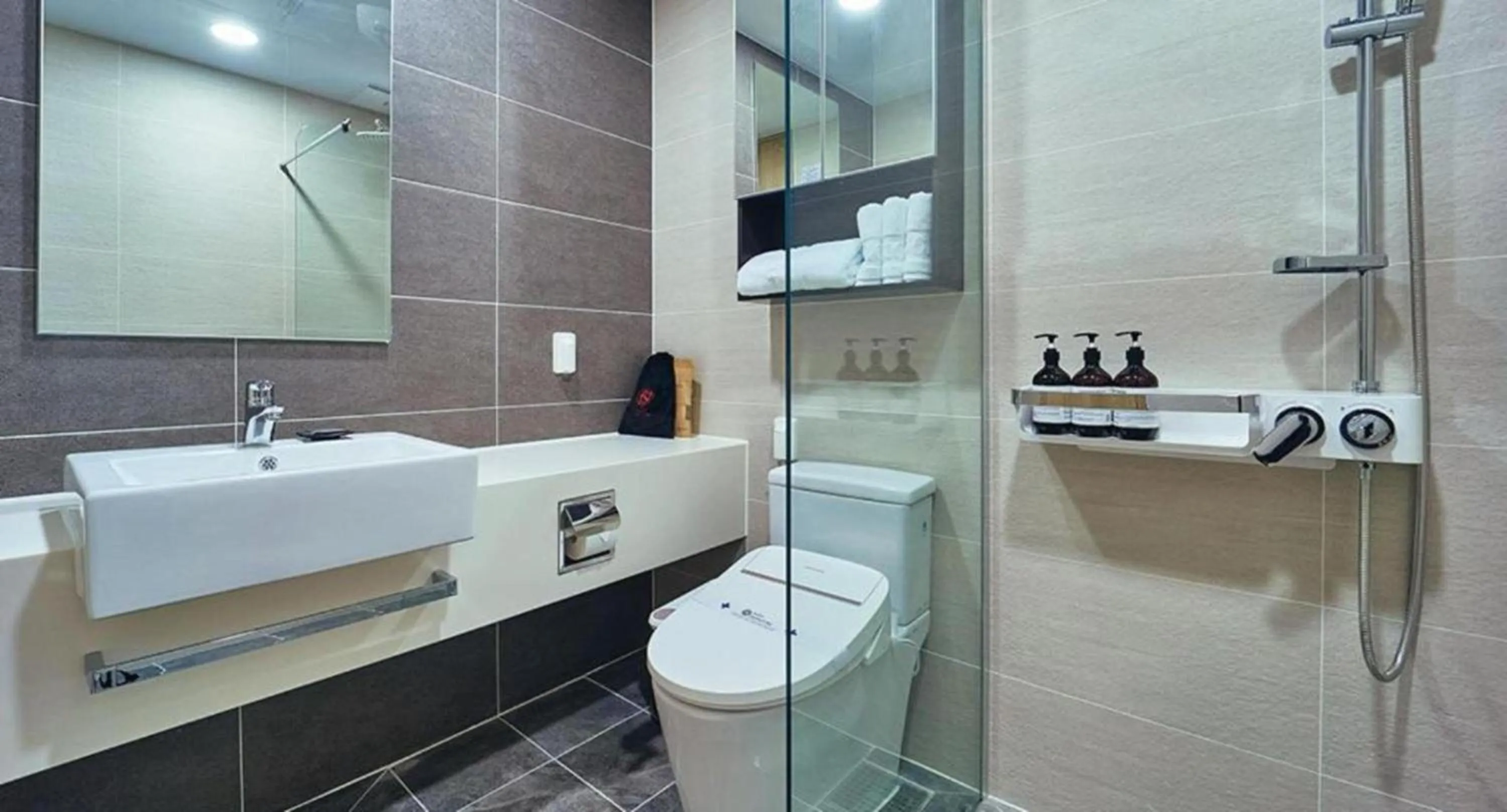 Toilet in Jeonju Signature Hotel