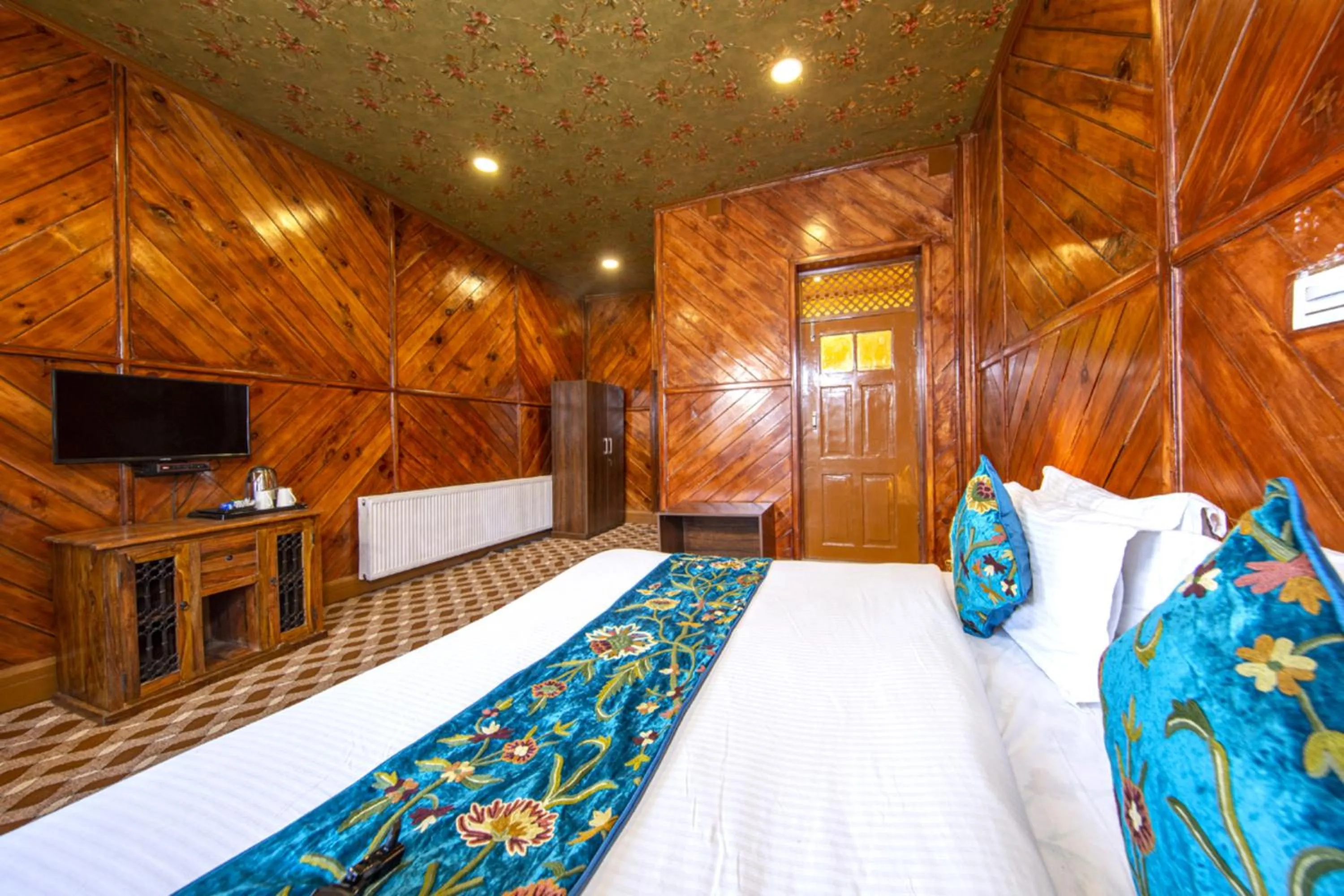 Bed in Gulmarg Ski Hill Resort
