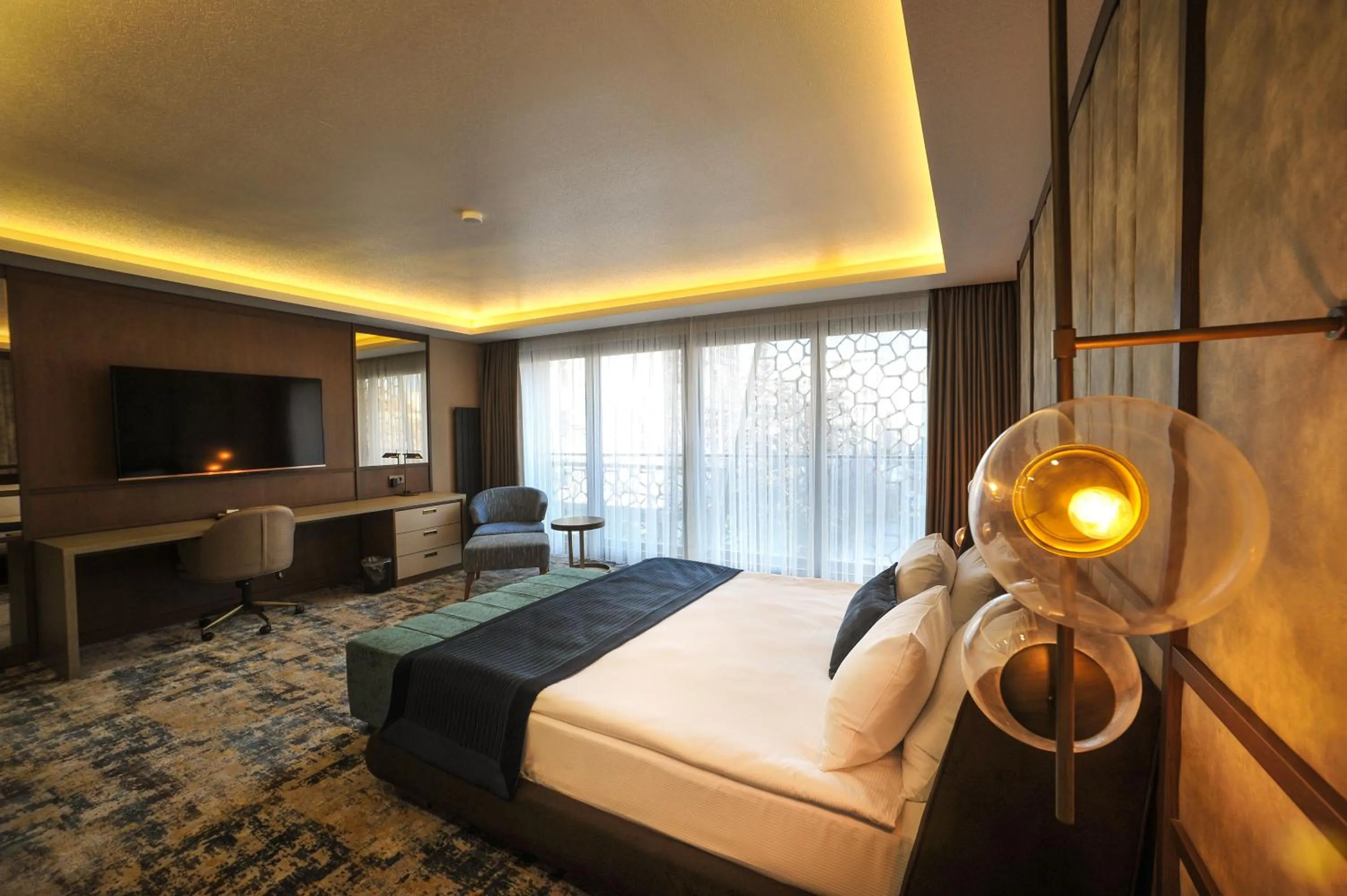 Bedroom, Bed in The Alpfine Hotel