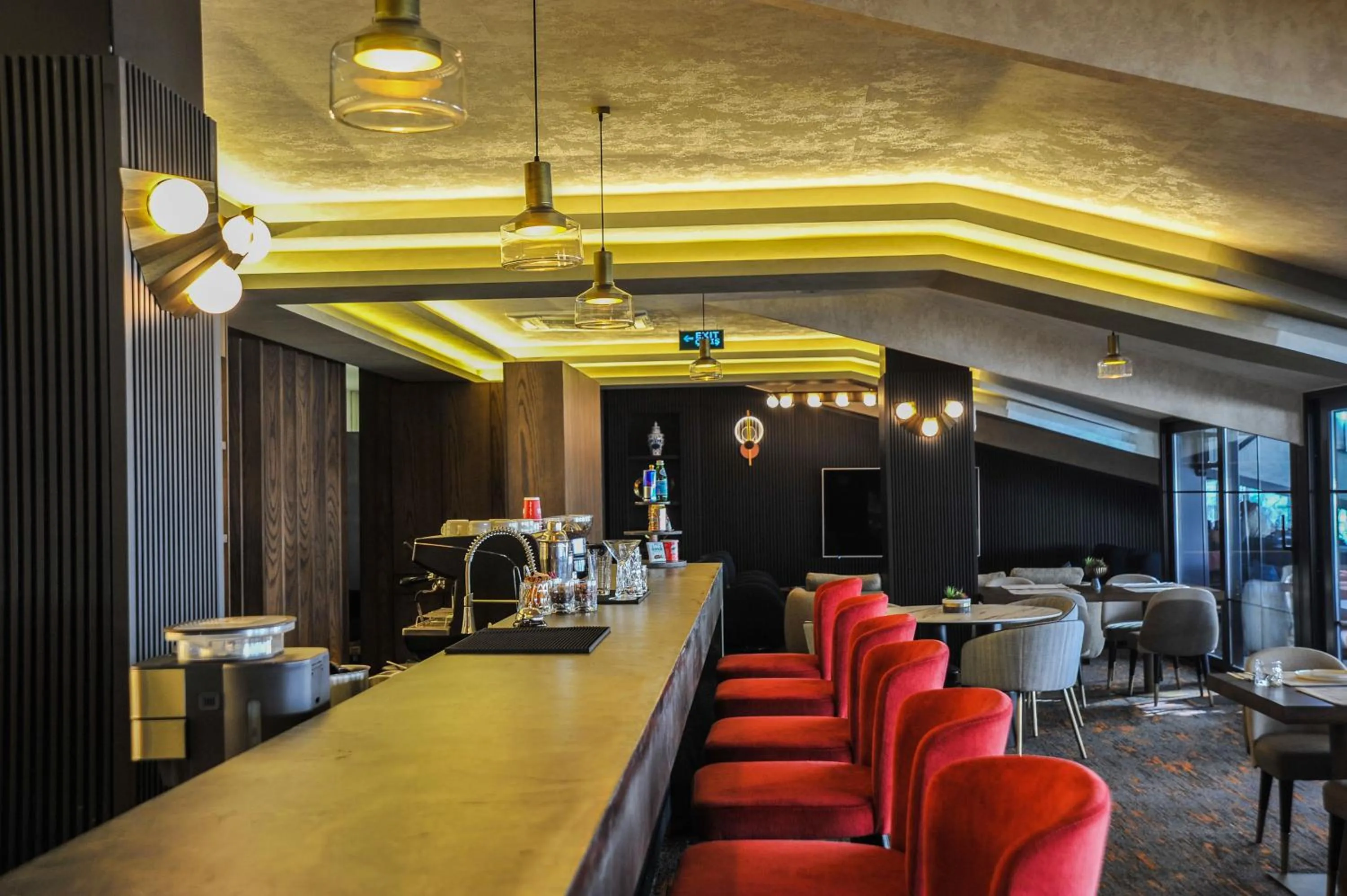 Restaurant/places to eat in The Alpfine Hotel